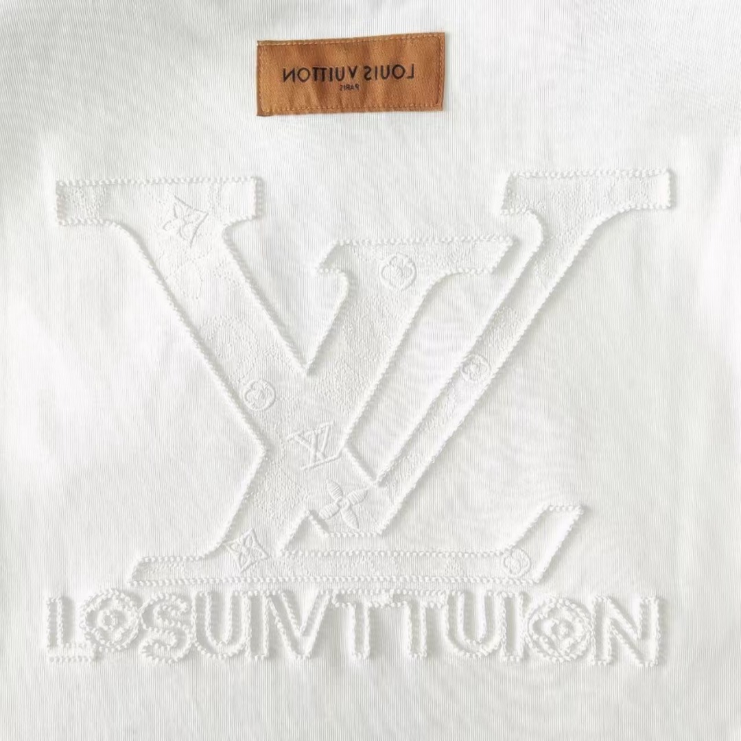 实拍细节图 Louis Vuitton/路易威登 重工logo刺绣高克重短袖 黑色 白色-Top High Quatity Cheap Sneakers Fashion Clothing Clothes Bags handbags Shoes of all Brand wholesale With The best Quality And Beautiful Price from China Factory Chinese suppliers wholesaler seller 实拍细节图 Louis Vuitton/路易威登 重工logo刺绣高克重短袖 黑色 白色