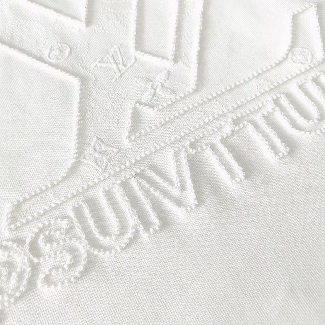 实拍细节图 Louis Vuitton/路易威登 重工logo刺绣高克重短袖 黑色 白色-Top High Quatity Cheap Sneakers Fashion Clothing Clothes Bags handbags Shoes of all Brand wholesale With The best Quality And Beautiful Price from China Factory Chinese suppliers wholesaler seller 实拍细节图 Louis Vuitton/路易威登 重工logo刺绣高克重短袖 黑色 白色
