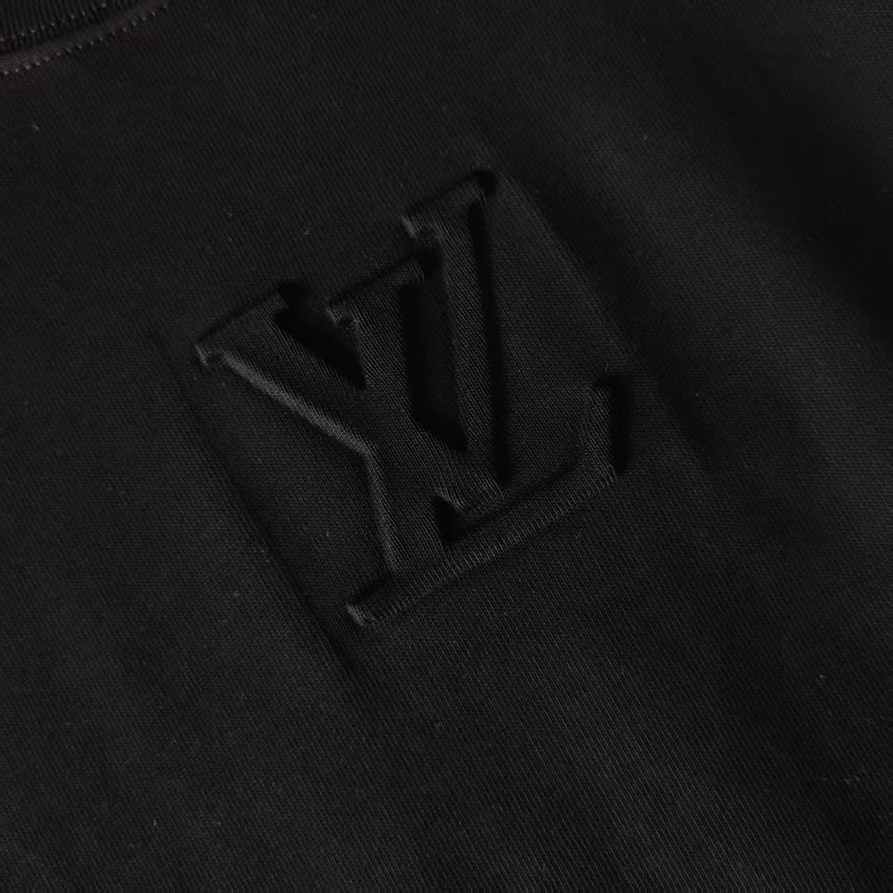 Vuitton/路易威登 立体凹凸压印压花短袖