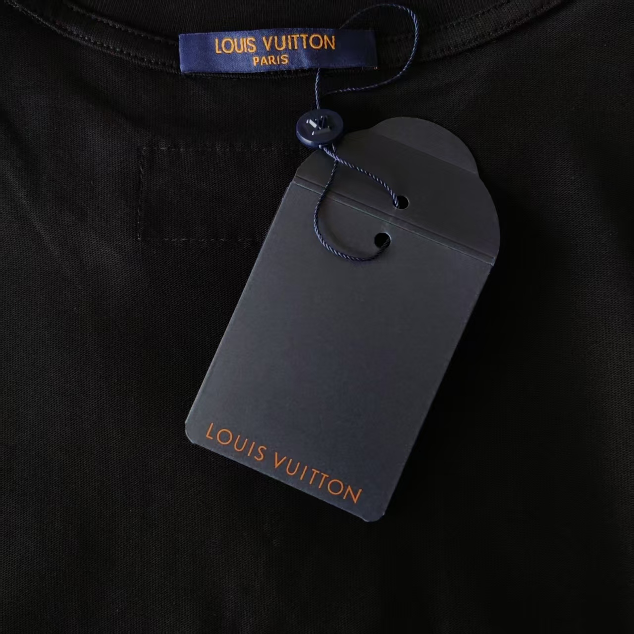 Vuitton/路易威登 立体凹凸压印压花短袖