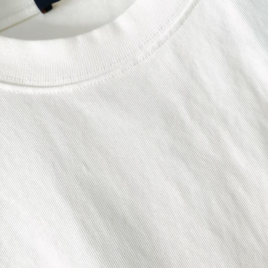 LouisVuitto/路易威登 贴布刺绣logo高克重短袖 黑色 白色