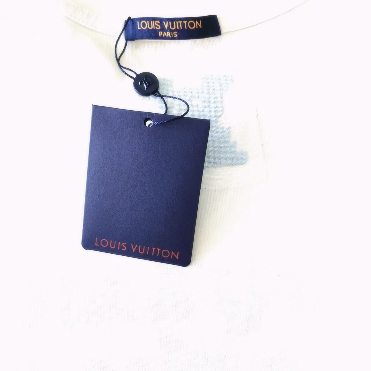 LOUIS VUITTON路易威登 重工刺绣短袖 黑色 白色-Chinese UA Cheap High Quatity Brand Clothes Bags handbags Sneakers wholesale wholesaler seller from China Factory suppliers Fashion Clothing Shoes best Quality Beautiful Price LOUIS VUITTON路易威登 重工刺绣短袖 黑色 白色