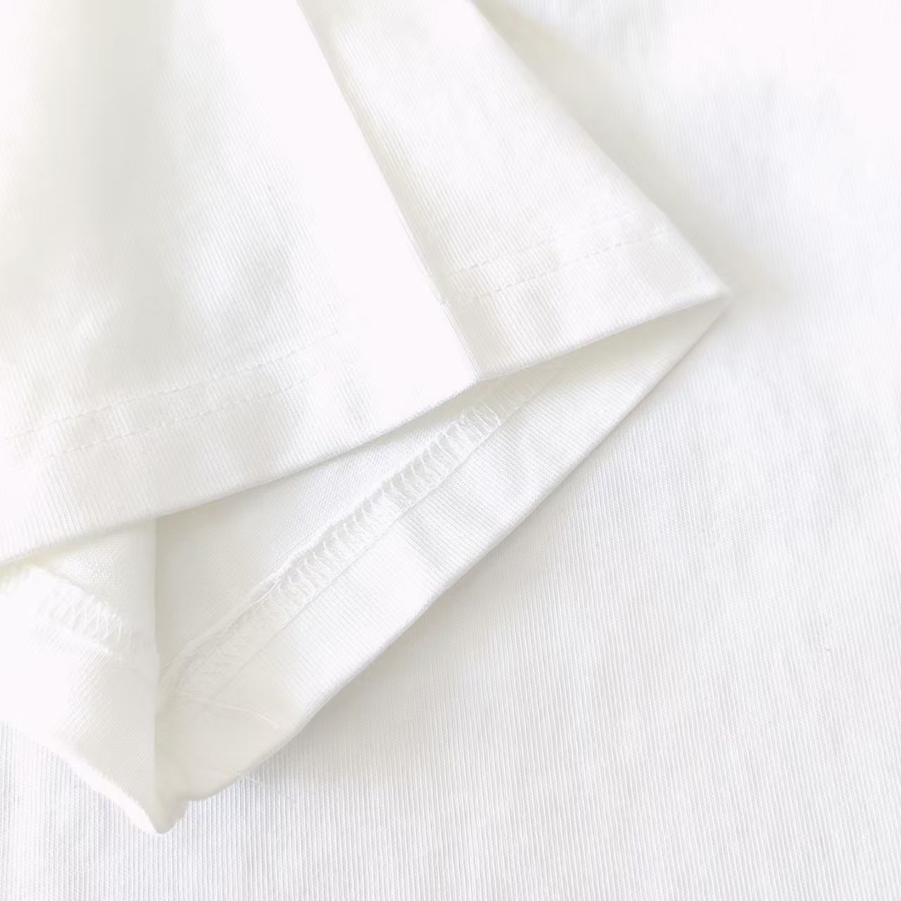 LOUIS VUITTON路易威登 重工刺绣短袖 黑色 白色-Chinese UA Cheap High Quatity Brand Clothes Bags handbags Sneakers wholesale wholesaler seller from China Factory suppliers Fashion Clothing Shoes best Quality Beautiful Price LOUIS VUITTON路易威登 重工刺绣短袖 黑色 白色