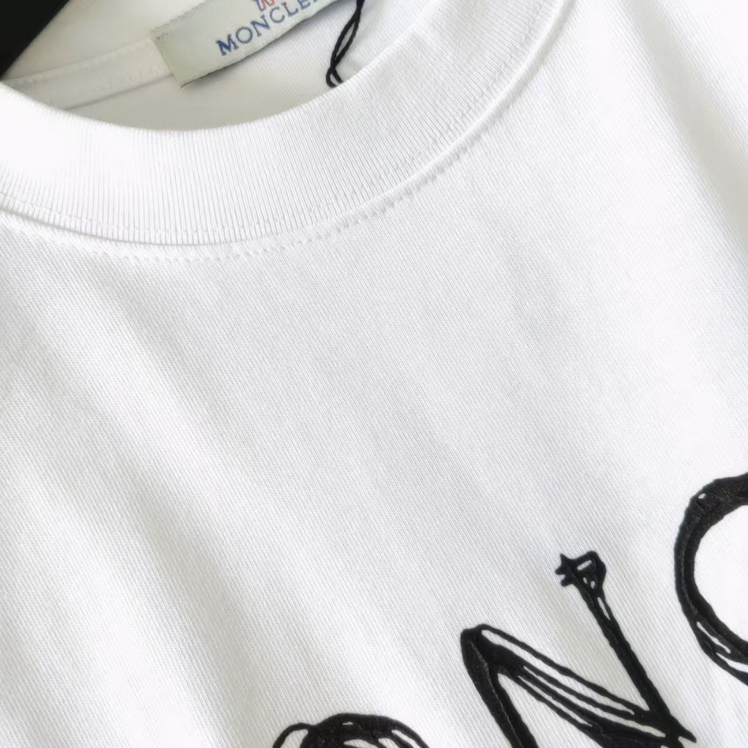 Moncle/蒙口 背后大LOGO短袖 黑色 白色 Moncle/蒙口 背后大LOGO短袖 黑色 白色