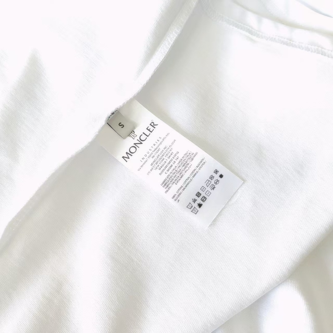 Moncle/蒙口 背后大LOGO短袖 黑色 白色 Moncle/蒙口 背后大LOGO短袖 黑色 白色