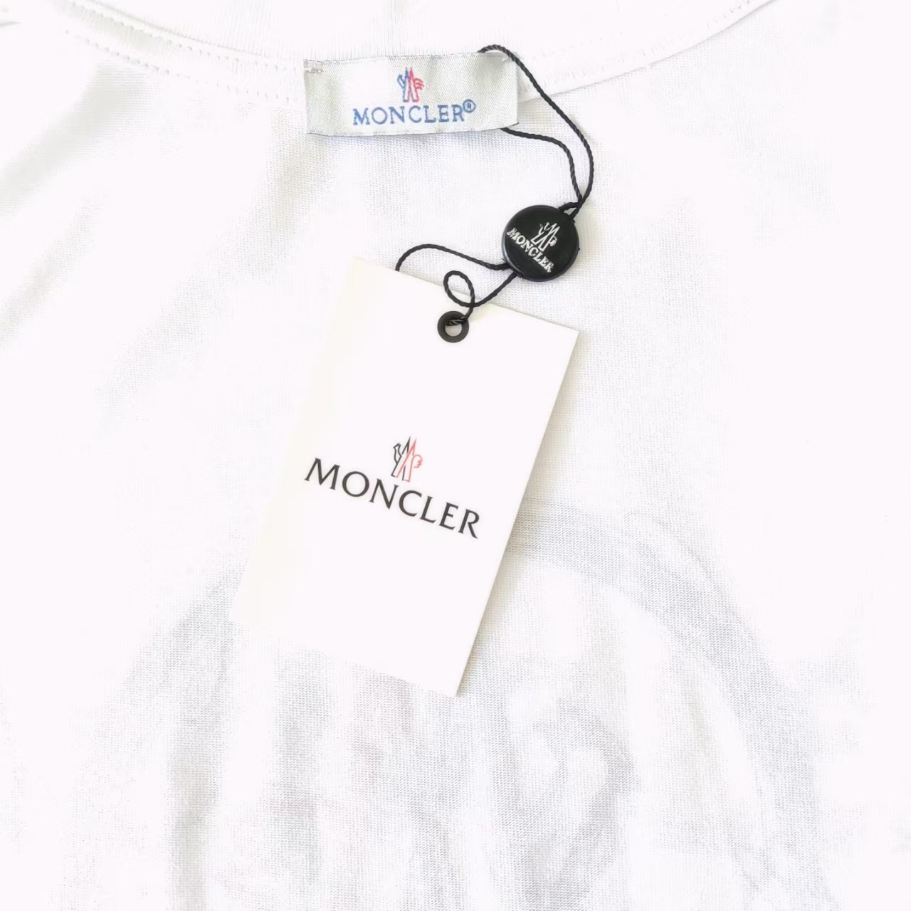 Moncle/蒙口 背后大LOGO短袖 黑色 白色 Moncle/蒙口 背后大LOGO短袖 黑色 白色