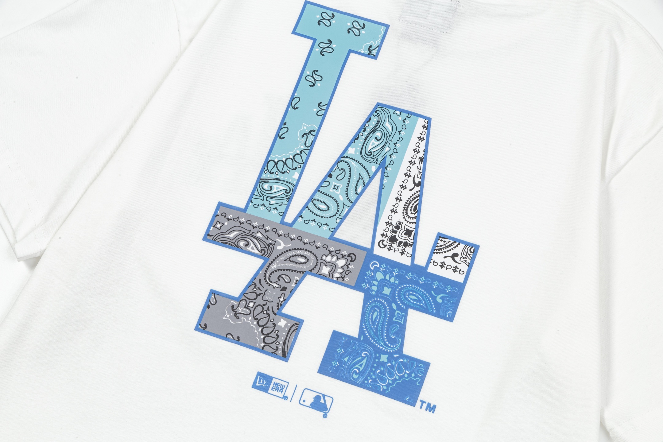 New era联名MLB 渐变字母短袖-莆田鞋,莆田鞋货源,高仿鞋,高仿鞋货源,安福档口,莆田高仿鞋,莆田鞋批发,高仿鞋批发,莆田高仿运动鞋,高仿运动鞋,莆田运动鞋 New era联名MLB 渐变字母短袖