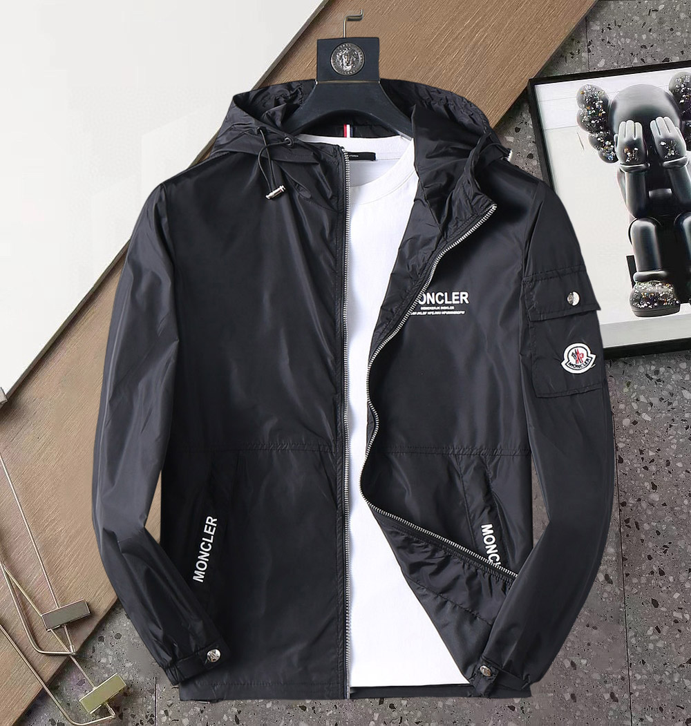 NO:120771,The new jacket and jacket for the spring of 2025 are perfect in the show. The two-sided wear is comfortable and warm, the three-standard color is full and attractive, and the very outstanding design easily advances the sense of fashion. The workmanship is extremely exquisite and rigorous, and the wiring is neat and meticulous!  A masterpiece of a big-name designer!  The upper body doesn't look bloated and super handsome!  Spot code M ~ XXXL,,Moncler,jackets & coats,jackets & coats,alexander wang19860909蒙口 2025开春新款夹克外套,秀场新品品相非常完美,双面穿舒适保暖,三标齐全色泽饱满诱人,非常出彩的设计,轻松将时髦感进阶,做工极为考究严谨,走线工整细致！大牌设计师巨作！上身不显臃肿、超级帅气！现货码数M ～ XXXL,,Moncler,jackets & coats,jackets & coats,alexander wang,Men's clothing