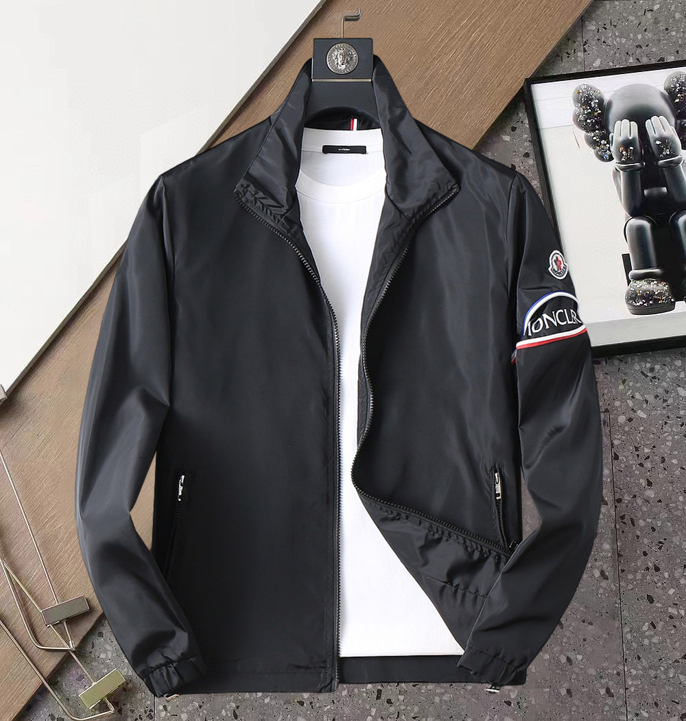 NO:120789,The new jacket and jacket for the spring of 2025 are perfect in the show. The two-sided wear is comfortable and warm, the three-standard color is full and attractive, and the very outstanding design easily advances the sense of fashion. The workmanship is extremely exquisite and rigorous, and the wiring is neat and meticulous!  A masterpiece of a big-name designer!  The upper body doesn't look bloated and super handsome!  Spot code M ~ XXXL,,Moncler,jackets & coats,jackets & coats,alexander wang19860909蒙口 2025开春新款夹克外套,秀场新品品相非常完美,双面穿舒适保暖,三标齐全色泽饱满诱人,非常出彩的设计,轻松将时髦感进阶,做工极为考究严谨,走线工整细致！大牌设计师巨作！上身不显臃肿、超级帅气！现货码数M ～ XXXL,,Moncler,jackets & coats,jackets & coats,alexander wang,Men's clothing
