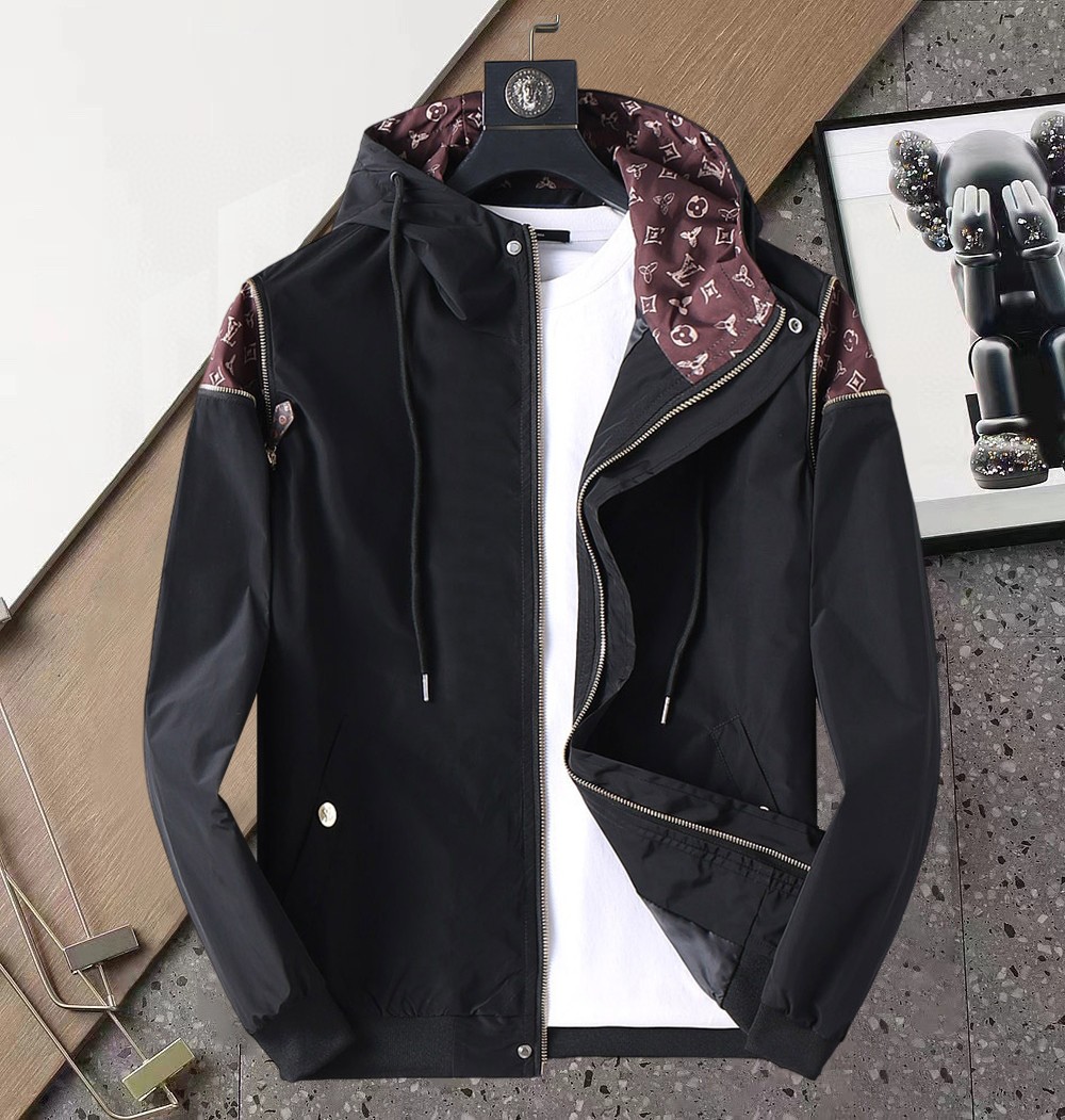 NO:120778,LV 2025 Spring New Jacket Jacket, the new product on the show is perfect, comfortable and warm when worn on both sides, three-standard full color and attractive, and the very outstanding design easily advances the sense of fashion, the workmanship is extremely exquisite and rigorous, and the wiring is neat and meticulous!  A masterpiece of a big-name designer!  The upper body doesn't look bloated and super handsome!  Spot code M ~ XXXL,,louis vuitton,jackets & coats,jackets & coats,alexander wang19860909LV 2025开春新款夹克外套,秀场新品品相非常完美,双面穿舒适保暖,三标齐全色泽饱满诱人,非常出彩的设计,轻松将时髦感进阶,做工极为考究严谨,走线工整细致！大牌设计师巨作！上身不显臃肿、超级帅气！现货码数M ～ XXXL,,louis vuitton,jackets & coats,jackets & coats,alexander wang,Men's clothing