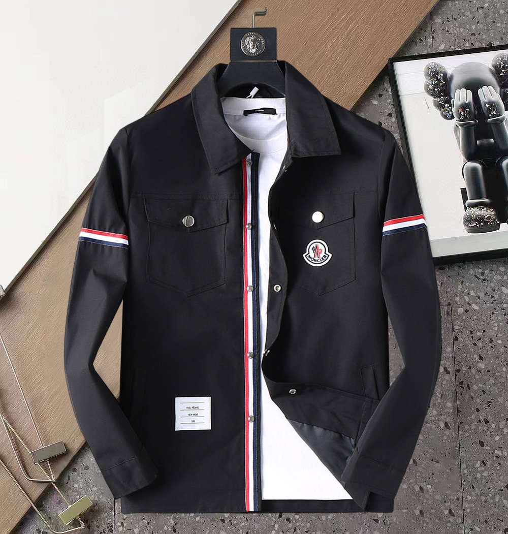 NO:120780,The new jacket and jacket for the spring of 2025 are perfect in the show. The two-sided wear is comfortable and warm, the three-standard color is full and attractive, and the very outstanding design easily advances the sense of fashion. The workmanship is extremely exquisite and rigorous, and the wiring is neat and meticulous!  A masterpiece of a big-name designer!  The upper body doesn't look bloated and super handsome!  Spot code M ~ XXXL,,Moncler,jackets & coats,jackets & coats,alexander wang19860909蒙口 2025开春新款夹克外套,秀场新品品相非常完美,双面穿舒适保暖,三标齐全色泽饱满诱人,非常出彩的设计,轻松将时髦感进阶,做工极为考究严谨,走线工整细致！大牌设计师巨作！上身不显臃肿、超级帅气！现货码数M ～ XXXL,,Moncler,jackets & coats,jackets & coats,alexander wang,Men's clothing