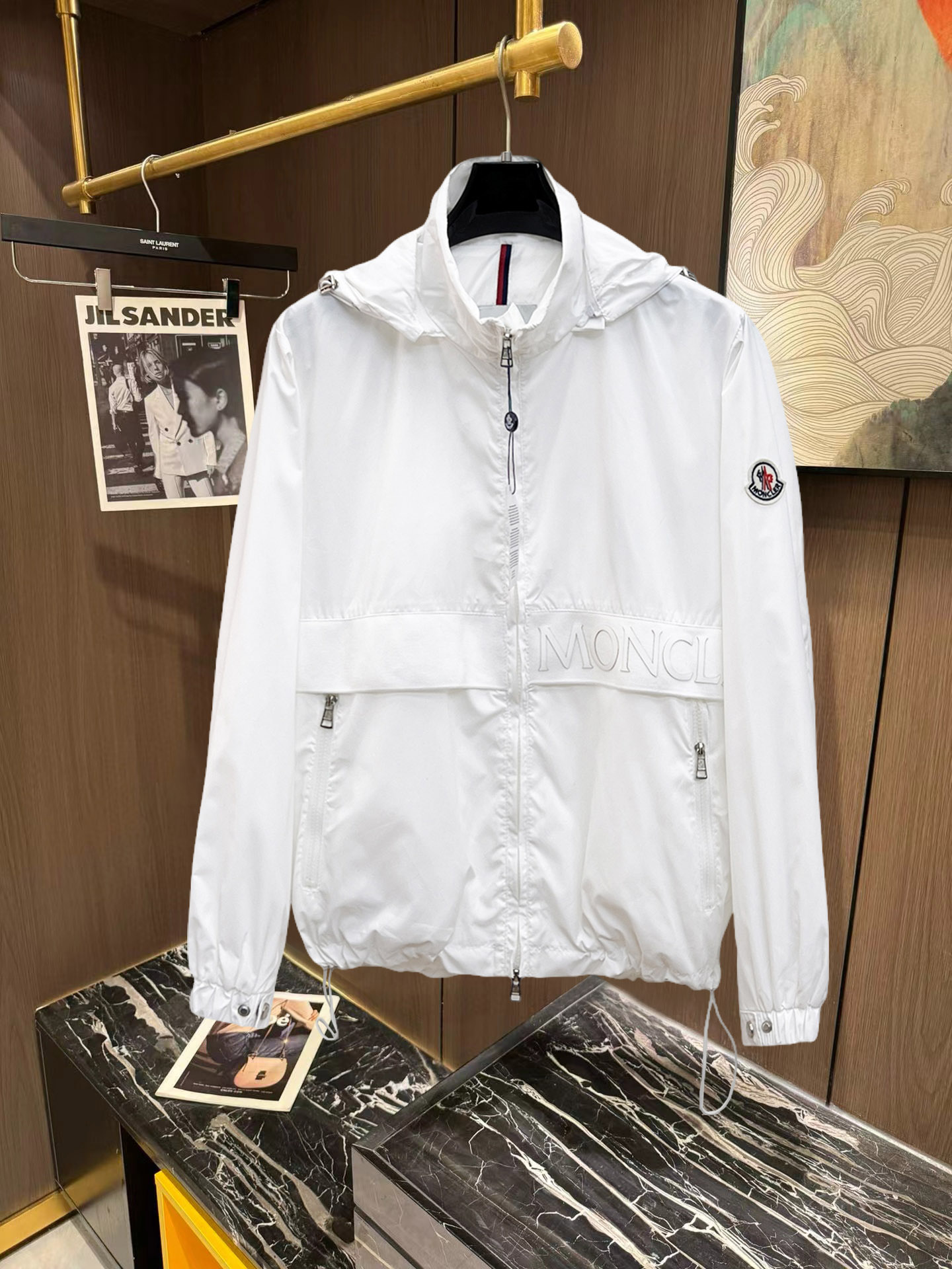 NO:746879,Mengkou 2026 new style jacket, the new product on the show is in perfect condition, comfortable and warm to wear, the original three-dimensional standard is complete, the color is full and attractive, the very outstanding design can easily enhance the fashion sense, the workmanship is extremely sophisticated and rigorous, and the wiring is neat and meticulous!  A masterpiece from a famous designer!  The upper body does not look bloated and is super handsome!  Available sizes M ~ XXXL Please quote your height and weight when placing an order!  ,,Moncler,jackets & coats,jackets & coats,19860909蒙口 2026新款夹克外套,秀场新品品相非常完美,穿着舒适保暖,原单三标齐全 色泽饱满诱人,非常出彩的设计,轻松将时髦感进阶,做工极为考究严谨,走线工整细致！大牌设计师巨作！上身不显臃肿、超级帅气！现货码数M ～ XXXL下单报身高体重！,,Moncler,jackets & coats,jackets & coats,,Men's clothing