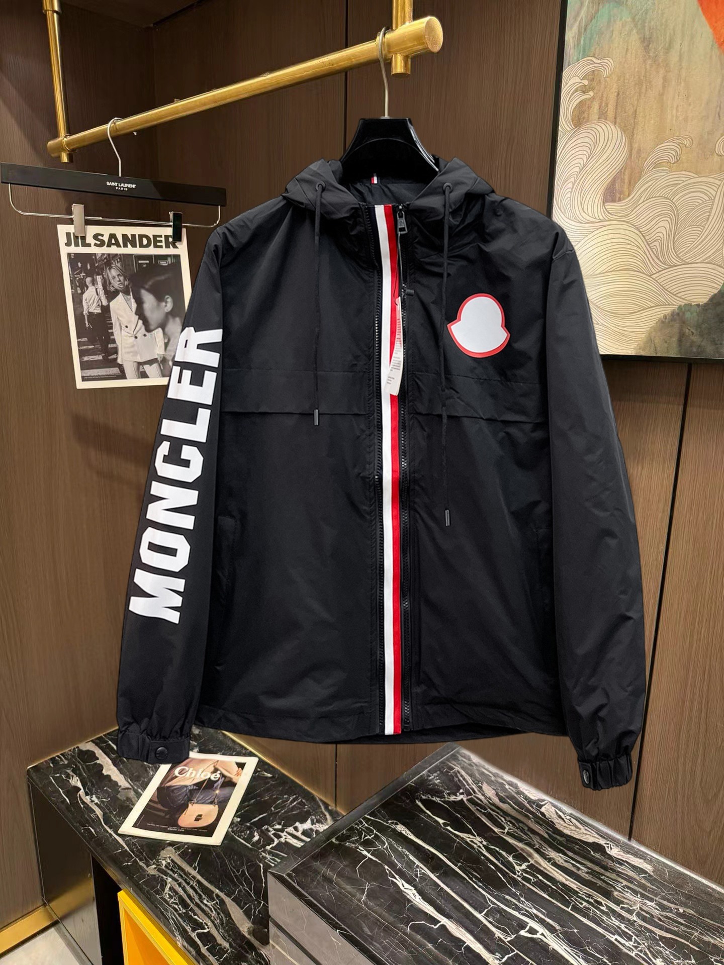 NO:746892,Mengkou 2026 new style jacket, the new product on the show is in perfect condition, comfortable and warm to wear, the original three-dimensional standard is complete, the color is full and attractive, the very outstanding design can easily enhance the fashion sense, the workmanship is extremely sophisticated and rigorous, and the wiring is neat and meticulous!  A masterpiece from a famous designer!  The upper body does not look bloated and is super handsome!  Available sizes M ~ XXXL Please quote your height and weight when placing an order!  ,,Moncler,jackets & coats,jackets & coats,19860909蒙口 2026新款夹克外套,秀场新品品相非常完美,穿着舒适保暖,原单三标齐全 色泽饱满诱人,非常出彩的设计,轻松将时髦感进阶,做工极为考究严谨,走线工整细致！大牌设计师巨作！上身不显臃肿、超级帅气！现货码数M ～ XXXL下单报身高体重！,,Moncler,jackets & coats,jackets & coats,,Men's clothing