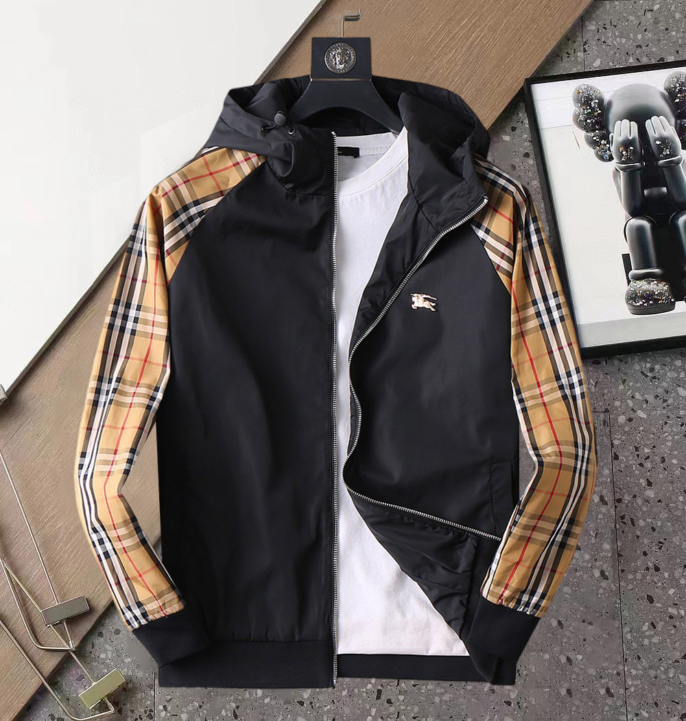 NO:510415,Burberry's new spring jacket 2025, the new product on the show is perfect, comfortable and warm, the three-standard complete colors and full and attractive, and the very outstanding design easily advances the sense of fashion. The workmanship is extremely exquisite and rigorous, and the wiring is neat and meticulous!  A masterpiece of a big-name designer!  The upper body doesn't look bloated and super handsome!  Spot code M ~ XXXL,,burberry,jackets & coats,jackets & coats,alexander wang19860909巴宝莉 2025开春新款夹克外套,秀场新品品相非常完美,舒适保暖,三标齐全色泽饱满诱人,非常出彩的设计,轻松将时髦感进阶,做工极为考究严谨,走线工整细致！大牌设计师巨作！上身不显臃肿、超级帅气！现货码数M ～ XXXL,,burberry,jackets & coats,jackets & coats,alexander wang,Men's clothing