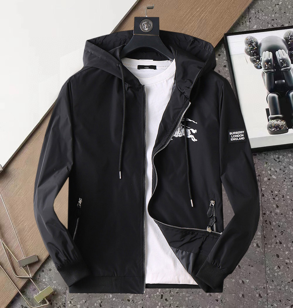 NO:510406,Burberry's new spring jacket 2025, the new product on the show is perfect, comfortable and warm, the three-standard complete colors and full and attractive, and the very outstanding design easily advances the sense of fashion. The workmanship is extremely exquisite and rigorous, and the wiring is neat and meticulous!  A masterpiece of a big-name designer!  The upper body doesn't look bloated and super handsome!  Spot code M ~ XXXL,,burberry,jackets & coats,jackets & coats,alexander wang19860909巴宝莉 2025开春新款夹克外套,秀场新品品相非常完美,舒适保暖,三标齐全色泽饱满诱人,非常出彩的设计,轻松将时髦感进阶,做工极为考究严谨,走线工整细致！大牌设计师巨作！上身不显臃肿、超级帅气！现货码数M ～ XXXL,,burberry,jackets & coats,jackets & coats,alexander wang,Men's clothing