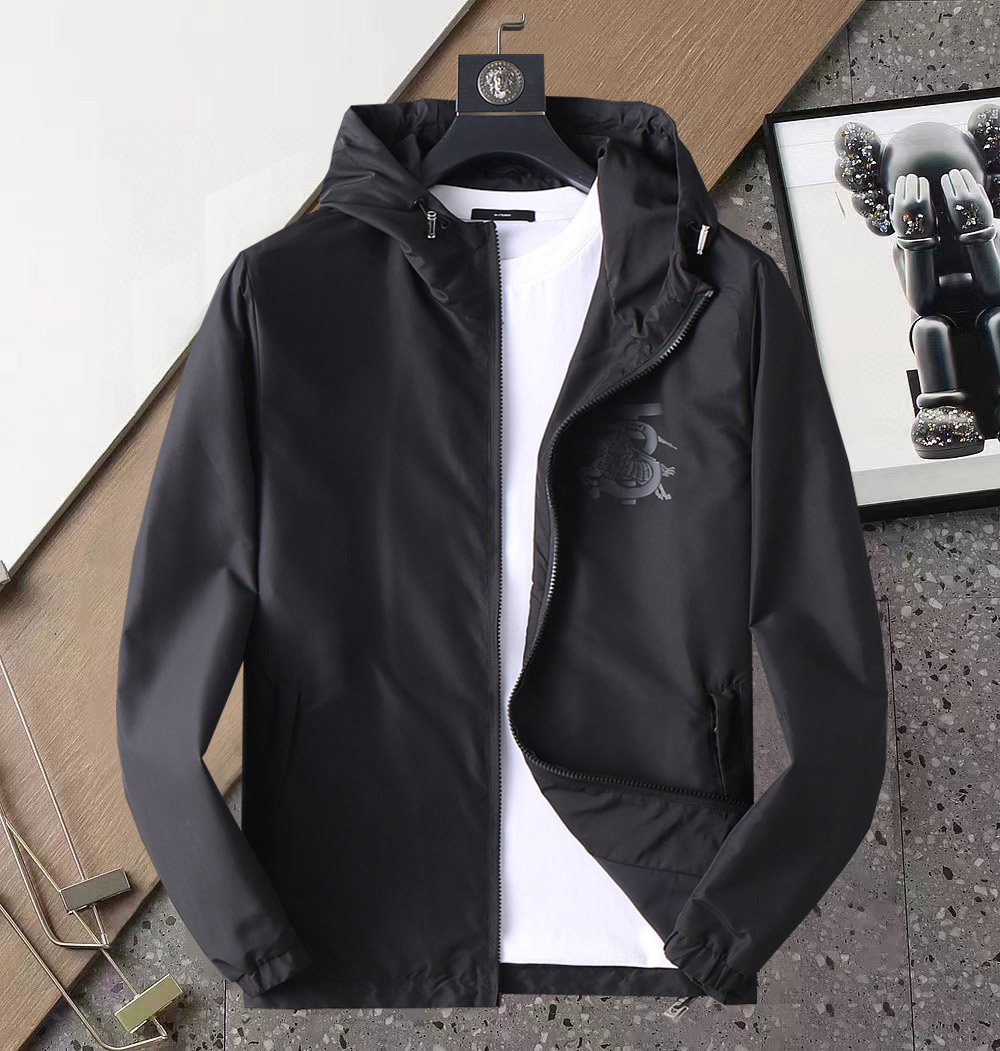 NO:510499,Burberry's new spring jacket 2025, the new product on the show is perfect, comfortable and warm, the three-standard complete colors and full and attractive, and the very outstanding design easily advances the sense of fashion. The workmanship is extremely exquisite and rigorous, and the wiring is neat and meticulous!  A masterpiece of a big-name designer!  The upper body doesn't look bloated and super handsome!  Spot code M ~ XXXL,,burberry,jackets & coats,jackets & coats,alexander wang19860909巴宝莉 2025开春新款夹克外套,秀场新品品相非常完美,舒适保暖,三标齐全色泽饱满诱人,非常出彩的设计,轻松将时髦感进阶,做工极为考究严谨,走线工整细致！大牌设计师巨作！上身不显臃肿、超级帅气！现货码数M ～ XXXL,,burberry,jackets & coats,jackets & coats,alexander wang,Men's clothing