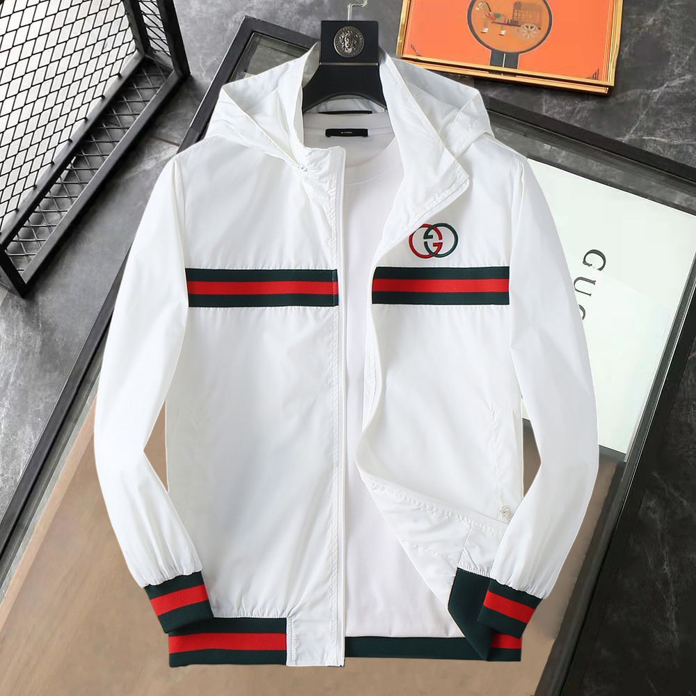 NO:737088,Gucci's 2026 spring new jacket, the new product on the show is in perfect condition, comfortable and warm, complete with three colors, full and attractive color, very outstanding design, easily upgrades the fashion sense, extremely elegant and rigorous workmanship, neat and meticulous wiring!  A masterpiece from a famous designer!  The upper body does not look bloated and is super handsome!  Available sizes M ~ XXXL,,jackets & coats,jackets & coats,19860909古奇 2026开春新款夹克外套,秀场新品品相非常完美,舒适保暖,三标齐全色泽饱满诱人,非常出彩的设计,轻松将时髦感进阶,做工极为考究严谨,走线工整细致！大牌设计师巨作！上身不显臃肿、超级帅气！现货码数M ～ XXXL,,jackets & coats,jackets & coats,,Men's clothing