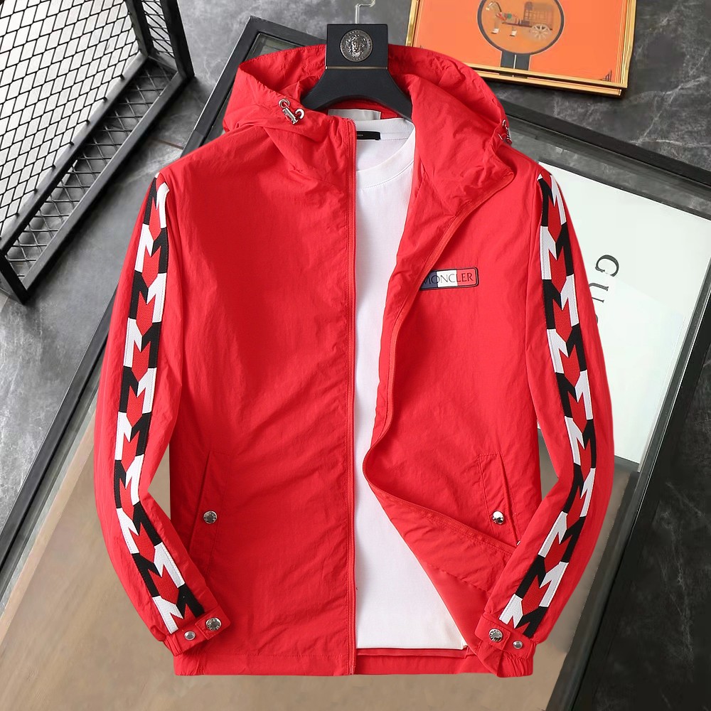 NO:737097,Mengkou 2026 new spring jacket, the new product on the show is in perfect condition, comfortable and warm, complete with three labels, full and attractive color, very outstanding design, easily upgrades the sense of fashion, the workmanship is extremely sophisticated and rigorous, and the wiring is neat and meticulous!  A masterpiece from a famous designer!  The upper body does not look bloated and is super handsome!  Available sizes M ~ XXXL,,Moncler,jackets & coats,jackets & coats,19860909蒙口 2026开春新款夹克外套,秀场新品品相非常完美,舒适保暖,三标齐全色泽饱满诱人,非常出彩的设计,轻松将时髦感进阶,做工极为考究严谨,走线工整细致！大牌设计师巨作！上身不显臃肿、超级帅气！现货码数M ～ XXXL,,Moncler,jackets & coats,jackets & coats,,Men's clothing