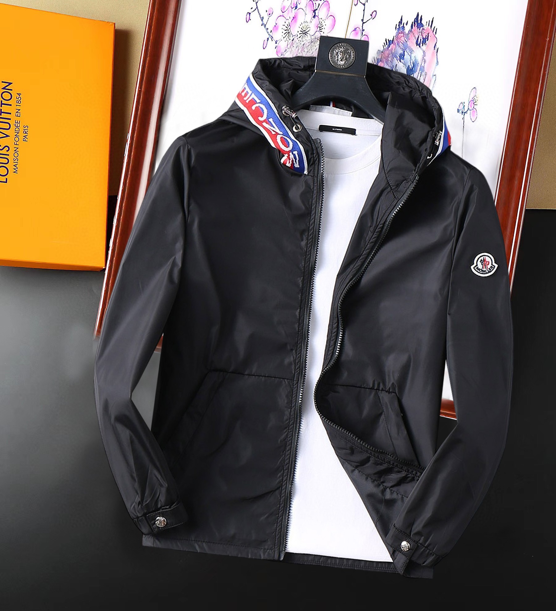 NO:129003,The new jacket and jacket for the spring of 2025 are perfect in the show, comfortable and warm, the three-standard complete colors and full and attractive, and the very outstanding design easily advances the sense of fashion. The workmanship is extremely exquisite and rigorous, and the wiring is neat and meticulous!  A masterpiece of a big-name designer!  The upper body doesn't look bloated and super handsome!  Spot code M ~ XXXL,,Moncler,jackets & coats,jackets & coats,alexander wang19860909蒙口 2025开春新款夹克外套,秀场新品品相非常完美,舒适保暖,三标齐全色泽饱满诱人,非常出彩的设计,轻松将时髦感进阶,做工极为考究严谨,走线工整细致！大牌设计师巨作！上身不显臃肿、超级帅气！现货码数M ～ XXXL,,Moncler,jackets & coats,jackets & coats,alexander wang,Men's clothing