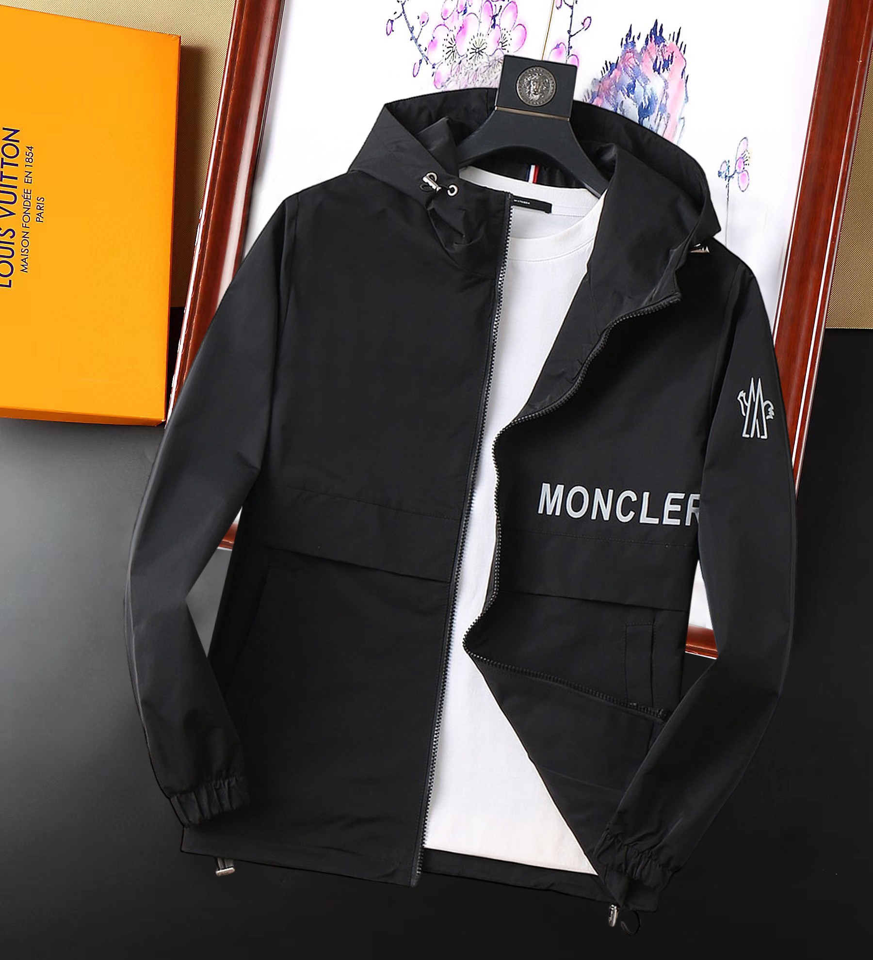 NO:129026,The new jacket and jacket for the spring of 2025 are perfect in the show, comfortable and warm, the three-standard complete colors and full and attractive, and the very outstanding design easily advances the sense of fashion. The workmanship is extremely exquisite and rigorous, and the wiring is neat and meticulous!  A masterpiece of a big-name designer!  The upper body doesn't look bloated and super handsome!  Spot code M ~ XXXL,,Moncler,jackets & coats,jackets & coats,alexander wang19860909蒙口 2025开春新款夹克外套,秀场新品品相非常完美,舒适保暖,三标齐全色泽饱满诱人,非常出彩的设计,轻松将时髦感进阶,做工极为考究严谨,走线工整细致！大牌设计师巨作！上身不显臃肿、超级帅气！现货码数M ～ XXXL,,Moncler,jackets & coats,jackets & coats,alexander wang,Men's clothing