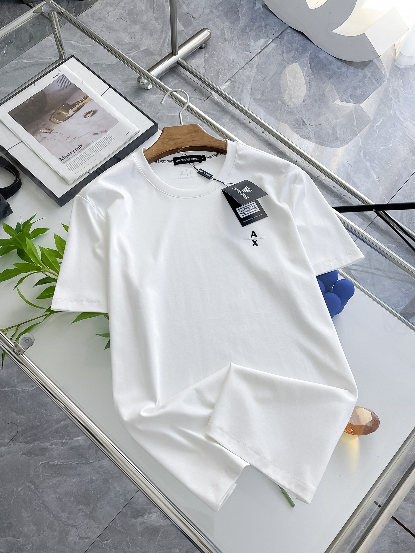 Alternative view of T-Shirt 01717