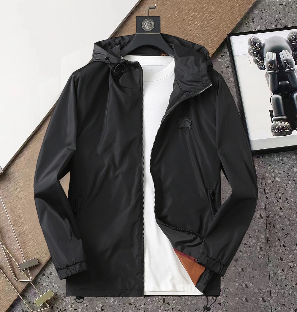 NO:510441,Burberry's new spring jacket 2025, the new product on the show is perfect, comfortable and warm, the three-standard complete colors and full and attractive, and the very outstanding design easily advances the sense of fashion. The workmanship is extremely exquisite and rigorous, and the wiring is neat and meticulous!  A masterpiece of a big-name designer!  The upper body doesn't look bloated and super handsome!  Spot code M ~ XXXL,,burberry,jackets & coats,jackets & coats,alexander wang19860909巴宝莉 2025开春新款夹克外套,秀场新品品相非常完美,舒适保暖,三标齐全色泽饱满诱人,非常出彩的设计,轻松将时髦感进阶,做工极为考究严谨,走线工整细致！大牌设计师巨作！上身不显臃肿、超级帅气！现货码数M ～ XXXL,,burberry,jackets & coats,jackets & coats,alexander wang,Men's clothing