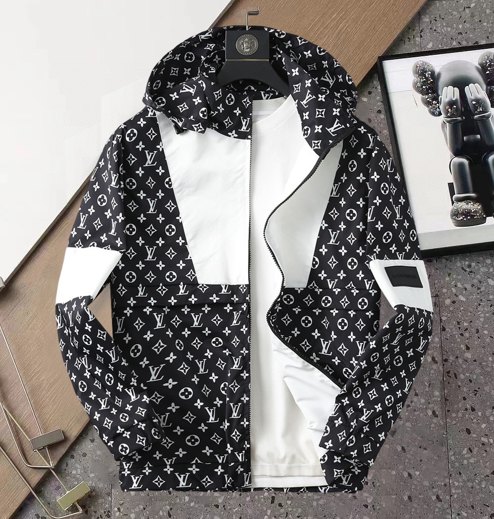 NO:510458,LV 2025 Spring New Jacket Jacket, the new product on the show is perfect, comfortable and warm, the three-standard complete colors and full and attractive, and the very outstanding design easily advances the sense of fashion. The workmanship is extremely exquisite and rigorous, and the wiring is neat and meticulous!  A masterpiece of a big-name designer!  The upper body doesn't look bloated and super handsome!  Spot code M ~ XXXL,,louis vuitton,jackets & coats,jackets & coats,alexander wang19860909LV 2025开春新款夹克外套,秀场新品品相非常完美,舒适保暖,三标齐全色泽饱满诱人,非常出彩的设计,轻松将时髦感进阶,做工极为考究严谨,走线工整细致！大牌设计师巨作！上身不显臃肿、超级帅气！现货码数M ～ XXXL,,louis vuitton,jackets & coats,jackets & coats,alexander wang,Men's clothing