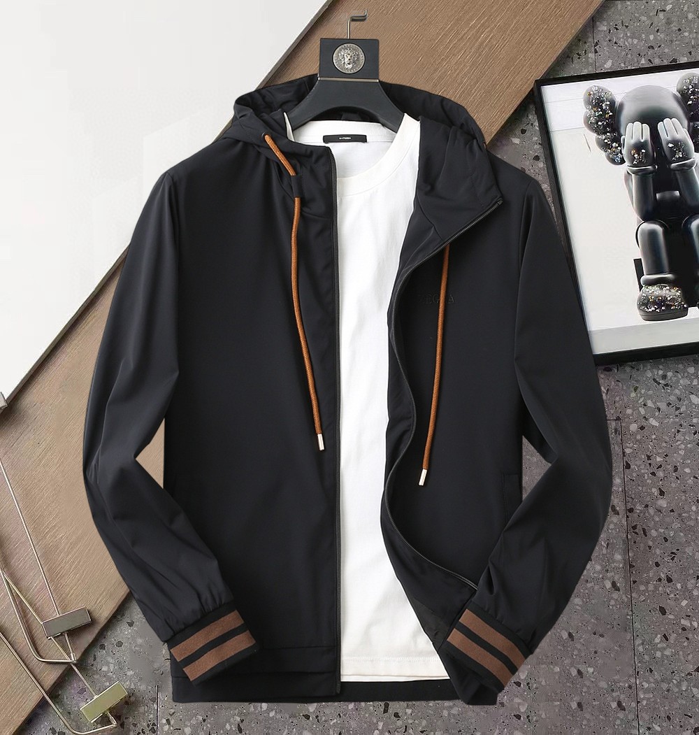 NO:510446,Jenia's new spring jacket 2025, the new product on the show is perfect, comfortable and warm, the three standards have a complete color and full color, and the very outstanding design easily advances the sense of fashion, the workmanship is extremely exquisite and rigorous, and the wiring is neat and meticulous!  A masterpiece of a big-name designer!  The upper body doesn't look bloated and super handsome!  Spot code M ~ XXXL, zegna, jackets & coats, jackets & coats, alexander wang19860909杰尼亚 2025开春新款夹克外套,秀场新品品相非常完美,舒适保暖,三标齐全色泽饱满诱人,非常出彩的设计,轻松将时髦感进阶,做工极为考究严谨,走线工整细致！大牌设计师巨作！上身不显臃肿、超级帅气！现货码数M ～ XXXL,,zegna,jackets & coats,jackets & coats,alexander wang,Men's clothing