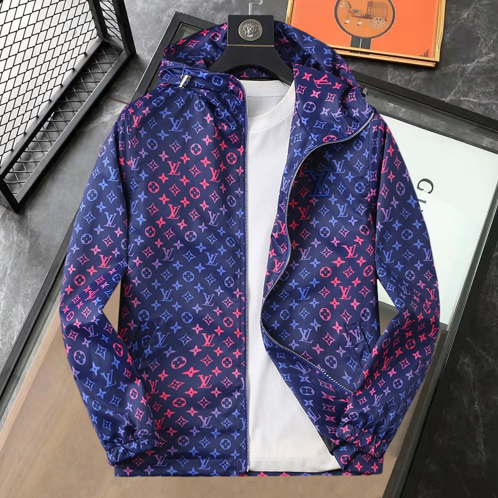 NO:737091,LV 2026 spring new jacket, the new product on the show is in perfect condition, comfortable and warm, complete with three labels, full and attractive color, very outstanding design, easily upgrades the fashion sense, extremely elegant and rigorous workmanship, neat and meticulous wiring!  A masterpiece from a famous designer!  The upper body does not look bloated and is super handsome!  Available size M ~ XXXL,,louis vuitton,jackets & coats,jackets & coats,19860909LV 2026开春新款夹克外套,秀场新品品相非常完美,舒适保暖,三标齐全色泽饱满诱人,非常出彩的设计,轻松将时髦感进阶,做工极为考究严谨,走线工整细致！大牌设计师巨作！上身不显臃肿、超级帅气！现货码数M ～ XXXL,,louis vuitton,jackets & coats,jackets & coats,,Men's clothing