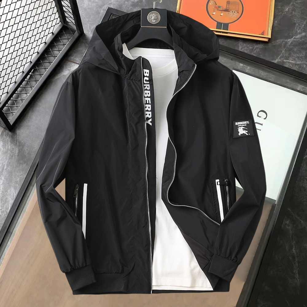 NO:737093,Burberry's 2026 spring new jacket, the new product on the show is in perfect condition, comfortable and warm, complete with three colors, full and attractive color, very outstanding design, easily upgrades the fashion sense, extremely elegant and rigorous workmanship, neat and meticulous wiring!  A masterpiece from a famous designer!  The upper body does not look bloated and is super handsome!  Available size M ~ XXXL,,burberry,jackets & coats,jackets & coats,19860909巴宝莉 2026开春新款夹克外套,秀场新品品相非常完美,舒适保暖,三标齐全色泽饱满诱人,非常出彩的设计,轻松将时髦感进阶,做工极为考究严谨,走线工整细致！大牌设计师巨作！上身不显臃肿、超级帅气！现货码数M ～ XXXL,,burberry,jackets & coats,jackets & coats,,Men's clothing