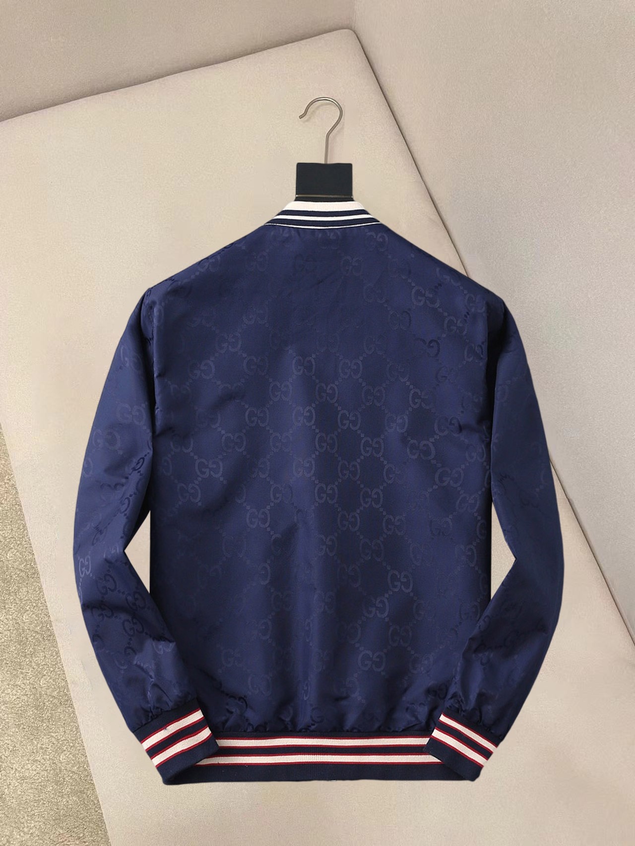 Alternative view of Jacket 02010