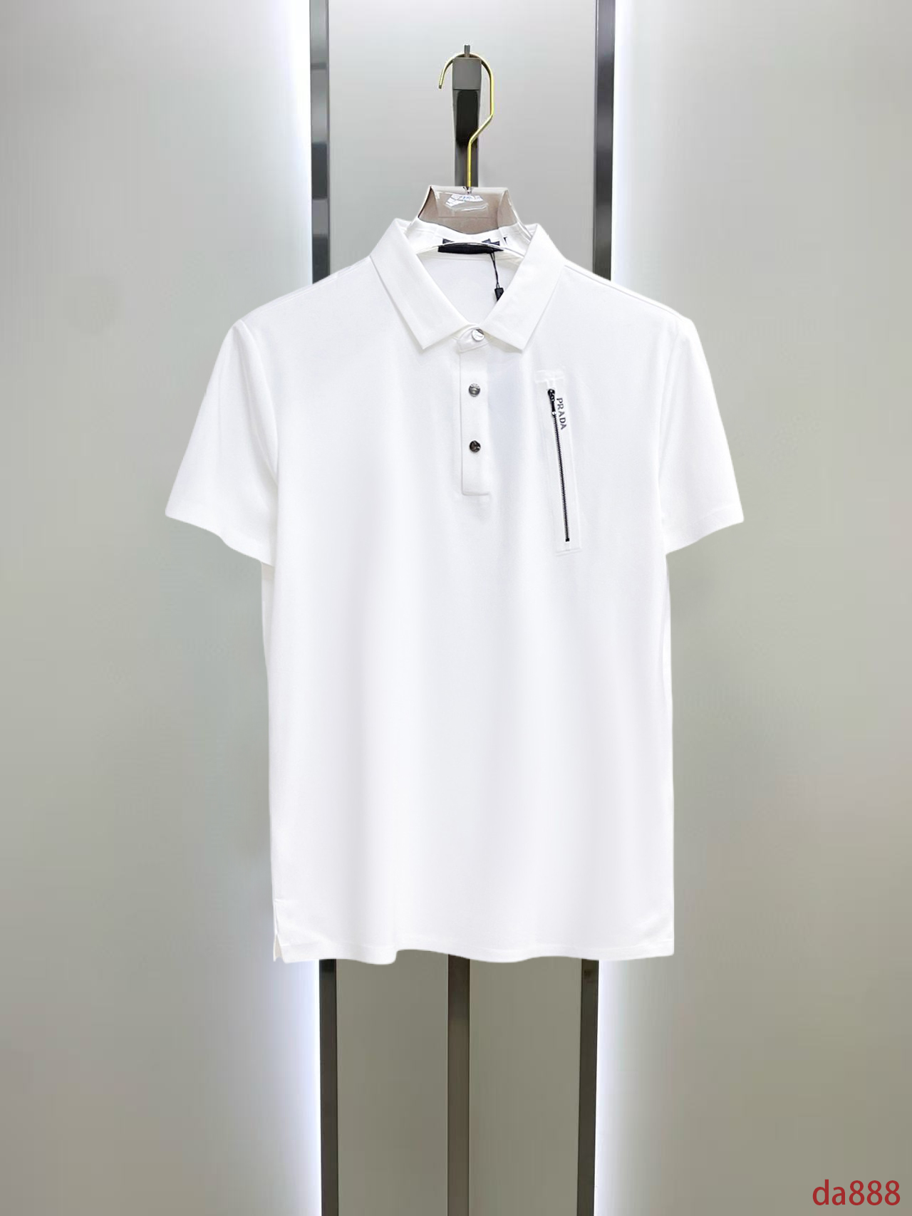 NO:448748,Prada High-end Business White-collar workers are a must-have item for individuals in the unit!  Seizure-free pressed gel ice silk casual business short-sleeved Polo, technology fabric, ice silk traceless, very good body feel, smooth feel and great texture!  Good elasticity, no sense of restraint, the fabric has its own breathable mesh, moisture absorption and sweating, quick drying and keeping it dry, small lapel placket-breasted design, showing a straight posture, not soft pedal, simple style, can be used for business and leisure, highly recommended!  High-elastic ice silk, the touch is as smooth as jade silk, clean and neat, and elegant and gentlemanly. The high-end materials are the key to the fabric, the quality control must be used. The feel is extremely delicate and smooth, the fabric has a good gloss and upper body skeleton feel, so we can greet mature and quality men's clothing!  Sweat in summer and dry in seconds, a brand new experience Business commuting and leisure M-4XL, prada, T-shirt, alexander wang19860909普拉达 高端商务 白领 单位人士必入单品！ 无痕压胶冰丝休闲商务短袖Polo,科技面料,冰丝无痕,体感非常棒,手感顺滑质感很棒！弹性好,无任何束缚感,面料自带透气网孔,吸湿排汗,速干保持干爽,小翻领门襟排扣设计,展露挺拔姿态,不软踏,简约款式,商务休闲都可驾驭,强烈推荐！高弹冰丝,触感堪比玉蚕丝一样丝滑,干净利落,儒雅绅士风度.高级材质,重点就是面料上,品控的必上,手感极其细腻光滑,面料光泽感和上身骨架感好,打招成熟品质男装！夏天出汗秒干,全新体验 商务通勤休闲 M-4XL,,prada,T-shirt,alexander wang,Men's clothing