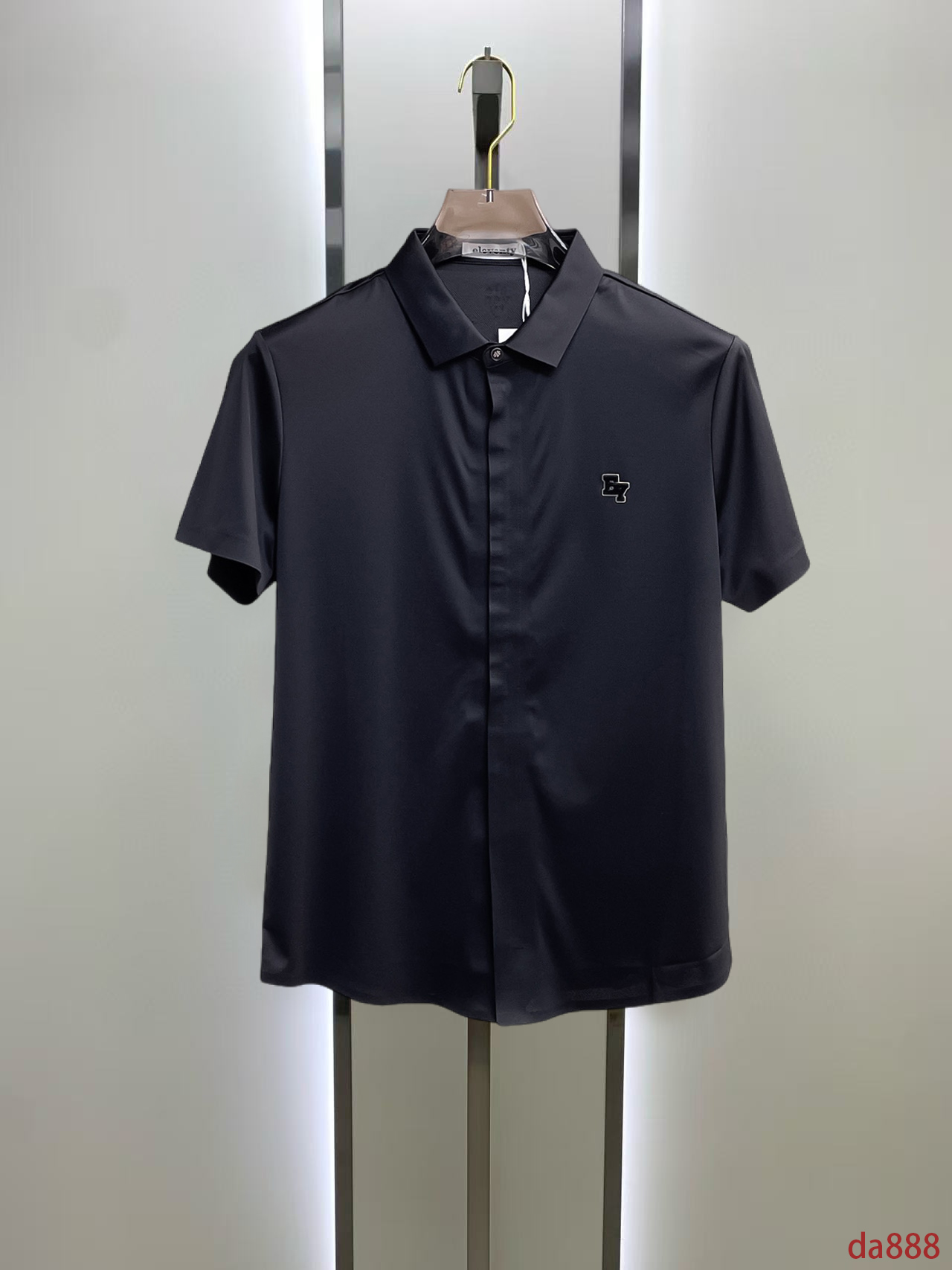 NO:466346,Eleventy High-end Business White-collar workers A must-have item for individuals in the unit!  Seal-free pressed glue ice silk casual business short-sleeved shirt, technological fabric, ice silk traceless, very good body feel, smooth feel and great texture!  Good elasticity, no sense of restraint, the fabric has its own breathable mesh, moisture absorption and sweating, quick drying and keeping it dry, small lapel placket-breasted design, showing a straight posture, not soft pedal, simple style, can be used for business and leisure, highly recommended!  High-elastic ice silk, the touch is as smooth as jade silk, clean and neat, and elegant and gentlemanly. The high-end materials are the key to the fabric, the quality control must be used. The feel is extremely delicate and smooth, the fabric has a good gloss and upper body skeleton feel, so we can greet mature and quality men's clothing!  Sweat in summer and dry instantly, a brand new experience Business commuting and leisure M-4XL, Shirts, T-shirt, alexander wang19860909eleventy 高端商务 白领 单位人士必入单品！ 无痕压胶冰丝休闲商务短袖衬衫,科技面料,冰丝无痕,体感非常棒,手感顺滑质感很棒！弹性好,无任何束缚感,面料自带透气网孔,吸湿排汗,速干保持干爽,小翻领门襟排扣设计,展露挺拔姿态,不软踏,简约款式,商务休闲都可驾驭,强烈推荐！高弹冰丝,触感堪比玉蚕丝一样丝滑,干净利落,儒雅绅士风度.高级材质,重点就是面料上,品控的必上,手感极其细腻光滑,面料光泽感和上身骨架感好,打招成熟品质男装！夏天出汗秒干,全新体验 商务通勤休闲 M-4XL,,shirts,T-shirt,alexander wang,Men's clothing