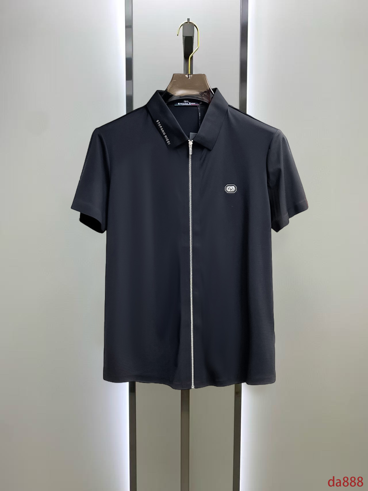 NO:448712,Stephen High-end Business White-collar workers are a must-have item for individuals in the unit!  Seal-free pressed glue ice silk casual business short-sleeved shirt, technological fabric, ice silk traceless, very good body feel, smooth feel and great texture!  Good elasticity, no sense of restraint, the fabric has its own breathable mesh, moisture absorption and sweating, quick drying and keeping it dry, small lapel placket-breasted design, showing a straight posture, not soft pedal, simple style, can be used for business and leisure, highly recommended!  High-elastic ice silk, the touch is as smooth as jade silk, clean and neat, and elegant and gentlemanly. The high-end materials are the key to the fabric, the quality control must be used. The feel is extremely delicate and smooth, the fabric has a good gloss and upper body skeleton feel, so we can greet mature and quality men's clothing!  Sweat in summer and dry instantly, a brand new experience Business commuting and leisure M-4XL, Shirts, T-shirt, alexander wang19860909史蒂芬 高端商务 白领 单位人士必入单品！ 无痕压胶冰丝休闲商务短袖衬衫,科技面料,冰丝无痕,体感非常棒,手感顺滑质感很棒！弹性好,无任何束缚感,面料自带透气网孔,吸湿排汗,速干保持干爽,小翻领门襟排扣设计,展露挺拔姿态,不软踏,简约款式,商务休闲都可驾驭,强烈推荐！高弹冰丝,触感堪比玉蚕丝一样丝滑,干净利落,儒雅绅士风度.高级材质,重点就是面料上,品控的必上,手感极其细腻光滑,面料光泽感和上身骨架感好,打招成熟品质男装！夏天出汗秒干,全新体验 商务通勤休闲 M-4XL,,shirts,T-shirt,alexander wang,Men's clothing