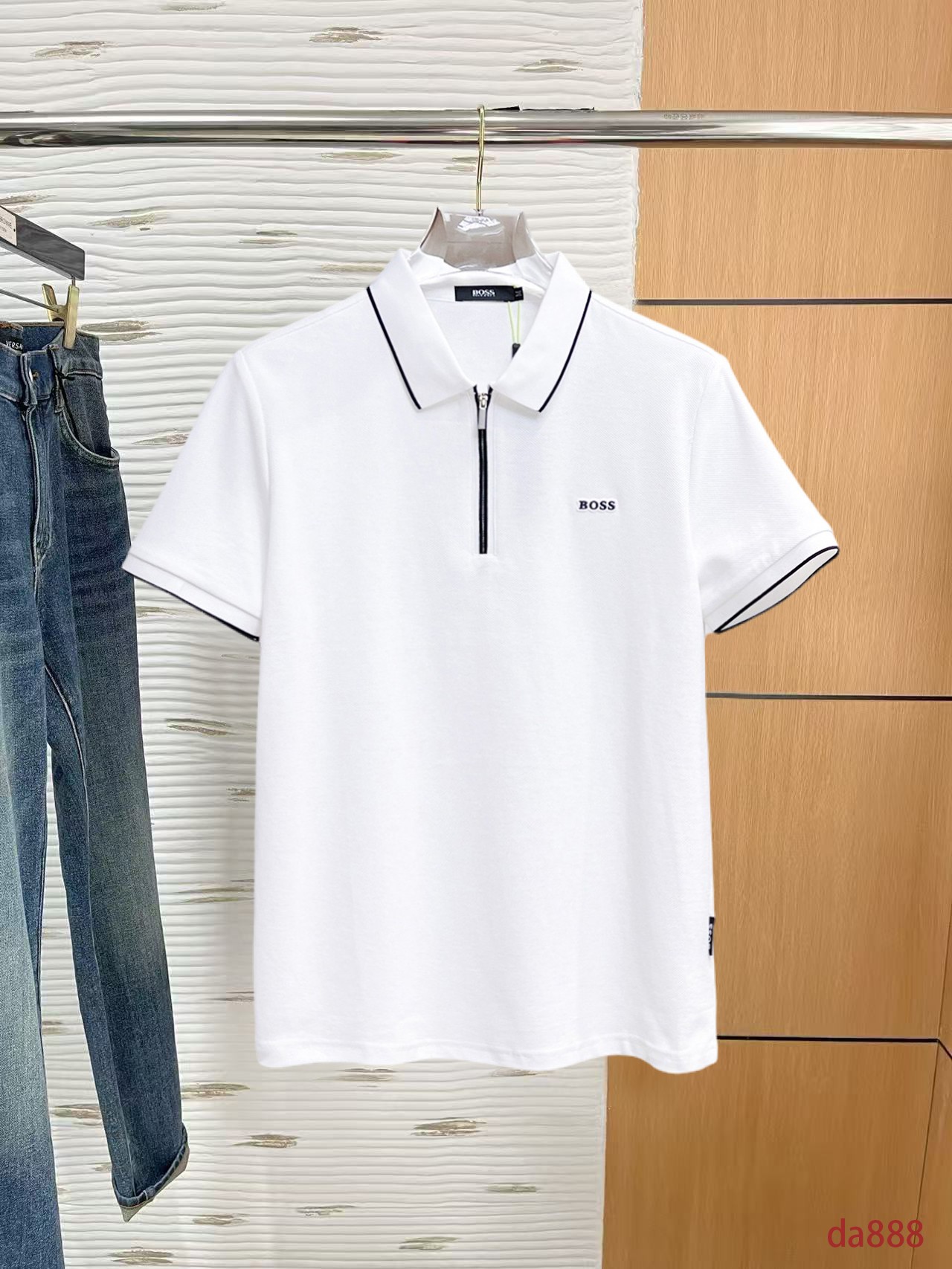 NO:160167,BOSS High-end Business White-collar workers are a must-have item for individuals in the unit!  Seizure-free pressed gel ice silk casual business short-sleeved Polo, technology fabric, ice silk traceless, very good body feel, smooth feel and great texture!  Good elasticity, no sense of restraint, the fabric has its own breathable mesh, moisture absorption and sweating, quick drying and keeping it dry, small lapel placket-breasted design, showing a straight posture, not soft pedal, simple style, can be used for business and leisure, highly recommended!  High-elastic ice silk, the touch is as smooth as jade silk, clean and neat, and elegant and gentlemanly. The high-end materials are the key to the fabric, the quality control must be used. The feel is extremely delicate and smooth, the fabric has a good gloss and upper body skeleton feel, so we can greet mature and quality men's clothing!  Sweat in summer and dry instantly, a brand new experience Business commuting and leisure M-4XL, T-shirt, alexander wang19860909BOSS 高端商务 白领 单位人士必入单品！ 无痕压胶冰丝休闲商务短袖Polo,科技面料,冰丝无痕,体感非常棒,手感顺滑质感很棒！弹性好,无任何束缚感,面料自带透气网孔,吸湿排汗,速干保持干爽,小翻领门襟排扣设计,展露挺拔姿态,不软踏,简约款式,商务休闲都可驾驭,强烈推荐！高弹冰丝,触感堪比玉蚕丝一样丝滑,干净利落,儒雅绅士风度.高级材质,重点就是面料上,品控的必上,手感极其细腻光滑,面料光泽感和上身骨架感好,打招成熟品质男装！夏天出汗秒干,全新体验 商务通勤休闲 M-4XL,,T-shirt,alexander wang,Men's clothing