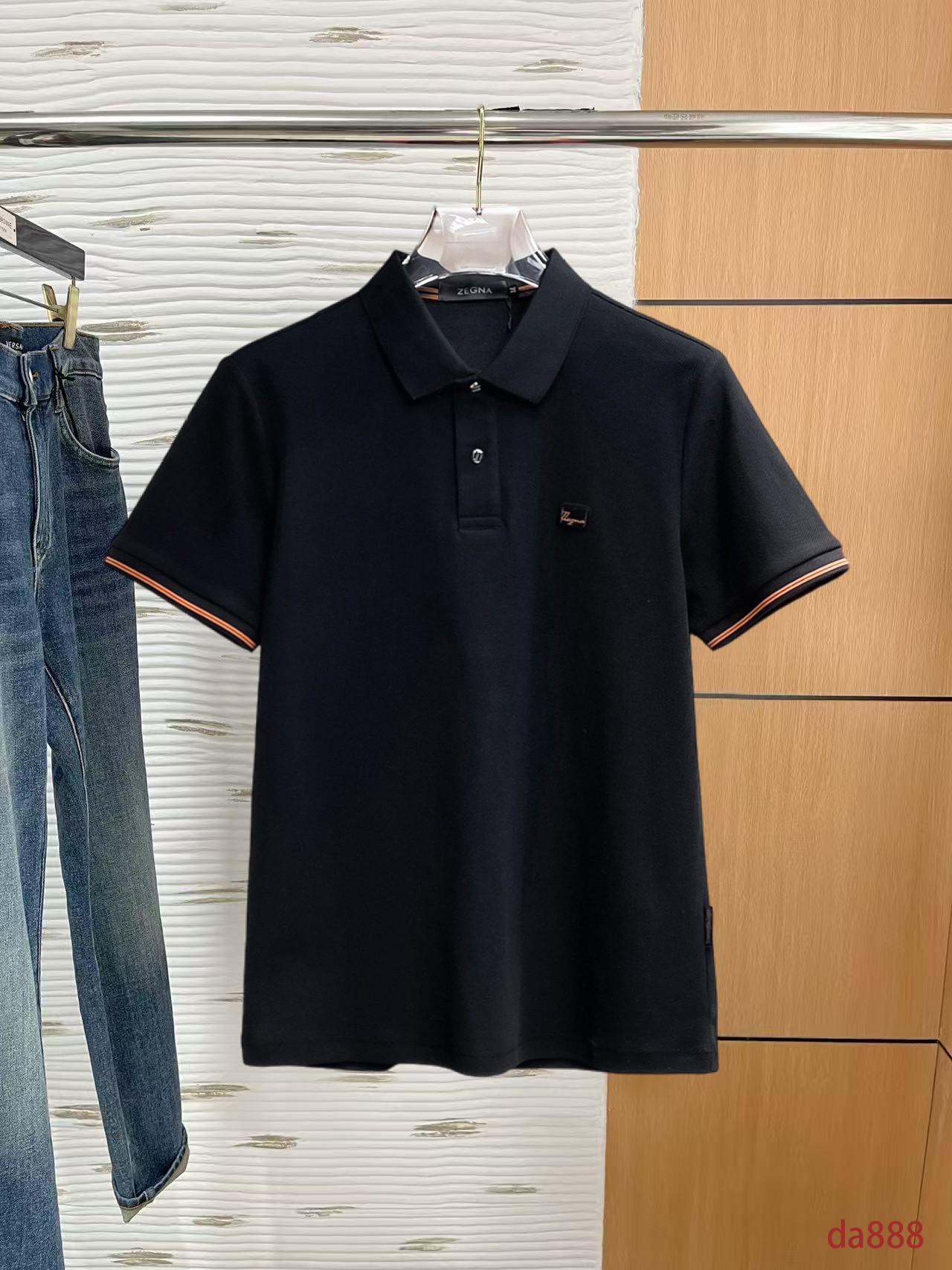 NO:160214,Jenia High-end Business White-collar workers are a must-have item for individuals in the unit!  Seizure-free pressed gel ice silk casual business short-sleeved Polo, technology fabric, ice silk traceless, very good body feel, smooth feel and great texture!  Good elasticity, no sense of restraint, the fabric has its own breathable mesh, moisture absorption and sweating, quick drying and keeping it dry, small lapel placket-breasted design, showing a straight posture, not soft pedal, simple style, can be used for business and leisure, highly recommended!  High-elastic ice silk, the touch is as smooth as jade silk, clean and neat, and elegant and gentlemanly. The high-end materials are the key to the fabric, the quality control must be used. The feel is extremely delicate and smooth, the fabric has a good gloss and upper body skeleton feel, so we can greet mature and quality men's clothing!  Sweat in summer and dry in seconds, a brand new experience Business commuting and leisure M-4XL, zegna, T-shirt, alexander wang19860909杰尼亚 高端商务 白领 单位人士必入单品！ 无痕压胶冰丝休闲商务短袖Polo,科技面料,冰丝无痕,体感非常棒,手感顺滑质感很棒！弹性好,无任何束缚感,面料自带透气网孔,吸湿排汗,速干保持干爽,小翻领门襟排扣设计,展露挺拔姿态,不软踏,简约款式,商务休闲都可驾驭,强烈推荐！高弹冰丝,触感堪比玉蚕丝一样丝滑,干净利落,儒雅绅士风度.高级材质,重点就是面料上,品控的必上,手感极其细腻光滑,面料光泽感和上身骨架感好,打招成熟品质男装！夏天出汗秒干,全新体验 商务通勤休闲 M-4XL,,zegna,T-shirt,alexander wang,Men's clothing