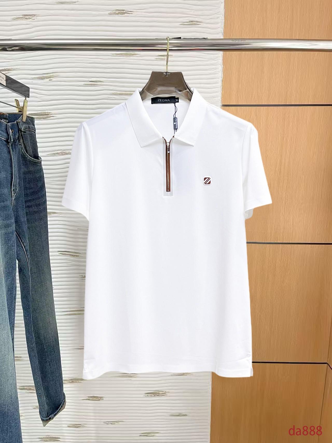 NO:160220,Jenia High-end Business White-collar workers are a must-have item for individuals in the unit!  Seizure-free pressed gel ice silk casual business short-sleeved Polo, technology fabric, ice silk traceless, very good body feel, smooth feel and great texture!  Good elasticity, no sense of restraint, the fabric has its own breathable mesh, moisture absorption and sweating, quick drying and keeping it dry, small lapel placket-breasted design, showing a straight posture, not soft pedal, simple style, can be used for business and leisure, highly recommended!  High-elastic ice silk, the touch is as smooth as jade silk, clean and neat, and elegant and gentlemanly. The high-end materials are the key to the fabric, the quality control must be used. The feel is extremely delicate and smooth, the fabric has a good gloss and upper body skeleton feel, so we can greet mature and quality men's clothing!  Sweat in summer and dry in seconds, a brand new experience Business commuting and leisure M-4XL, zegna, T-shirt, alexander wang19860909杰尼亚 高端商务 白领 单位人士必入单品！ 无痕压胶冰丝休闲商务短袖Polo,科技面料,冰丝无痕,体感非常棒,手感顺滑质感很棒！弹性好,无任何束缚感,面料自带透气网孔,吸湿排汗,速干保持干爽,小翻领门襟排扣设计,展露挺拔姿态,不软踏,简约款式,商务休闲都可驾驭,强烈推荐！高弹冰丝,触感堪比玉蚕丝一样丝滑,干净利落,儒雅绅士风度.高级材质,重点就是面料上,品控的必上,手感极其细腻光滑,面料光泽感和上身骨架感好,打招成熟品质男装！夏天出汗秒干,全新体验 商务通勤休闲 M-4XL,,zegna,T-shirt,alexander wang,Men's clothing