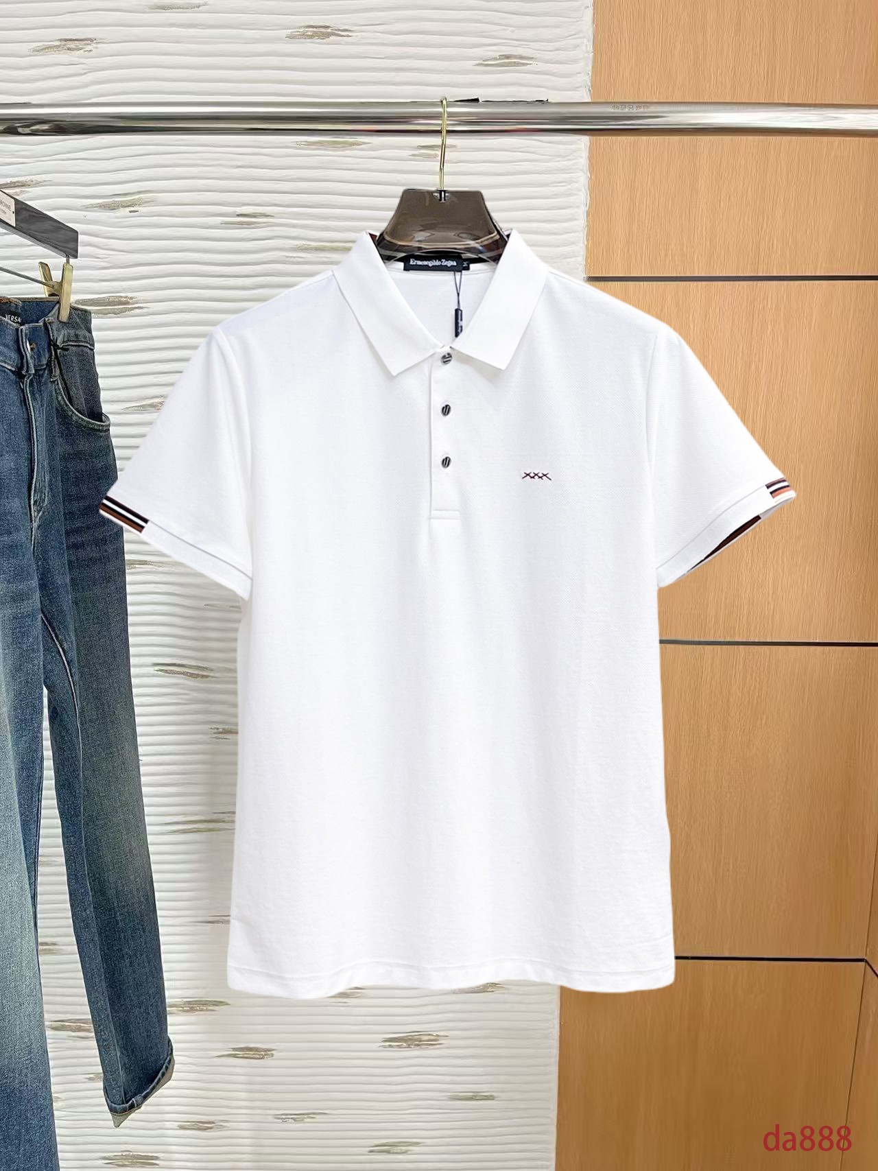 NO:160198,Jenia High-end Business White-collar workers are a must-have item for individuals in the unit!  Seizure-free pressed gel ice silk casual business short-sleeved Polo, technology fabric, ice silk traceless, very good body feel, smooth feel and great texture!  Good elasticity, no sense of restraint, the fabric has its own breathable mesh, moisture absorption and sweating, quick drying and keeping it dry, small lapel placket-breasted design, showing a straight posture, not soft pedal, simple style, can be used for business and leisure, highly recommended!  High-elastic ice silk, the touch is as smooth as jade silk, clean and neat, and elegant and gentlemanly. The high-end materials are the key to the fabric, the quality control must be used. The feel is extremely delicate and smooth, the fabric has a good gloss and upper body skeleton feel, so we can greet mature and quality men's clothing!  Sweat in summer and dry in seconds, a brand new experience Business commuting and leisure M-4XL, zegna, T-shirt, alexander wang19860909杰尼亚 高端商务 白领 单位人士必入单品！ 无痕压胶冰丝休闲商务短袖Polo,科技面料,冰丝无痕,体感非常棒,手感顺滑质感很棒！弹性好,无任何束缚感,面料自带透气网孔,吸湿排汗,速干保持干爽,小翻领门襟排扣设计,展露挺拔姿态,不软踏,简约款式,商务休闲都可驾驭,强烈推荐！高弹冰丝,触感堪比玉蚕丝一样丝滑,干净利落,儒雅绅士风度.高级材质,重点就是面料上,品控的必上,手感极其细腻光滑,面料光泽感和上身骨架感好,打招成熟品质男装！夏天出汗秒干,全新体验 商务通勤休闲 M-4XL,,zegna,T-shirt,alexander wang,Men's clothing