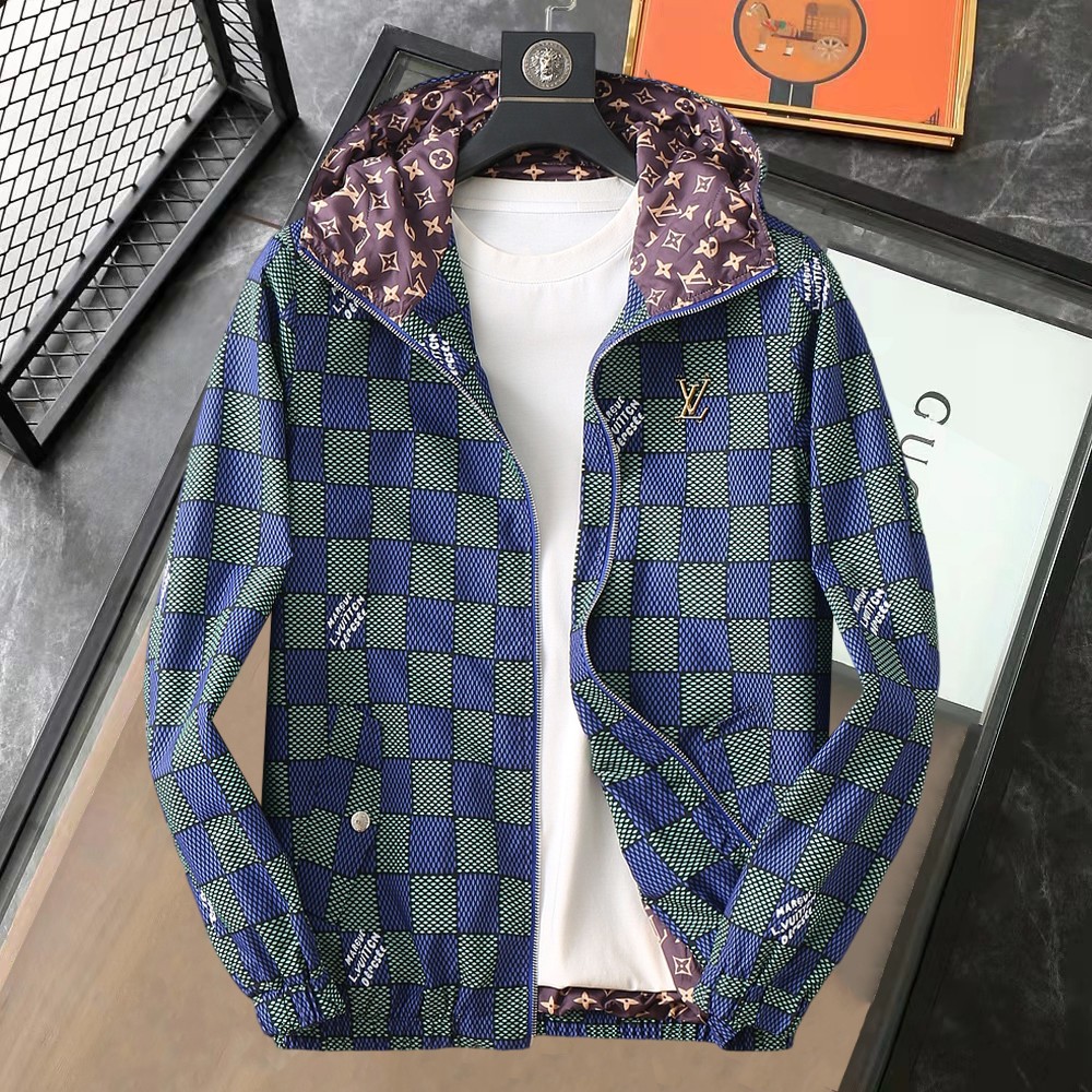 NO:737100,LV 2026 spring new jacket, the new product on the show is in perfect condition, comfortable and warm, complete with three labels, full and attractive color, very outstanding design, easily upgrades the fashion sense, extremely elegant and rigorous workmanship, neat and meticulous wiring!  A masterpiece from a famous designer!  The upper body does not look bloated and is super handsome!  Available size M ~ XXXL,,louis vuitton,jackets & coats,jackets & coats,19860909LV 2026开春新款夹克外套,秀场新品品相非常完美,舒适保暖,三标齐全色泽饱满诱人,非常出彩的设计,轻松将时髦感进阶,做工极为考究严谨,走线工整细致！大牌设计师巨作！上身不显臃肿、超级帅气！现货码数M ～ XXXL,,louis vuitton,jackets & coats,jackets & coats,,Men's clothing