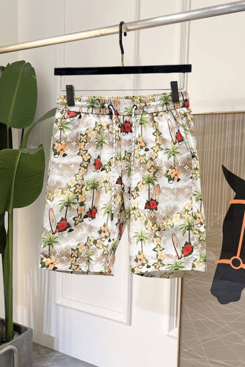Louis Vuitton Short de Bain Estival, Imprimé Floral et Planches de Surf 1 Louis Vuitton Short de Bain Estival, Imprimé Floral et Planches de Surf