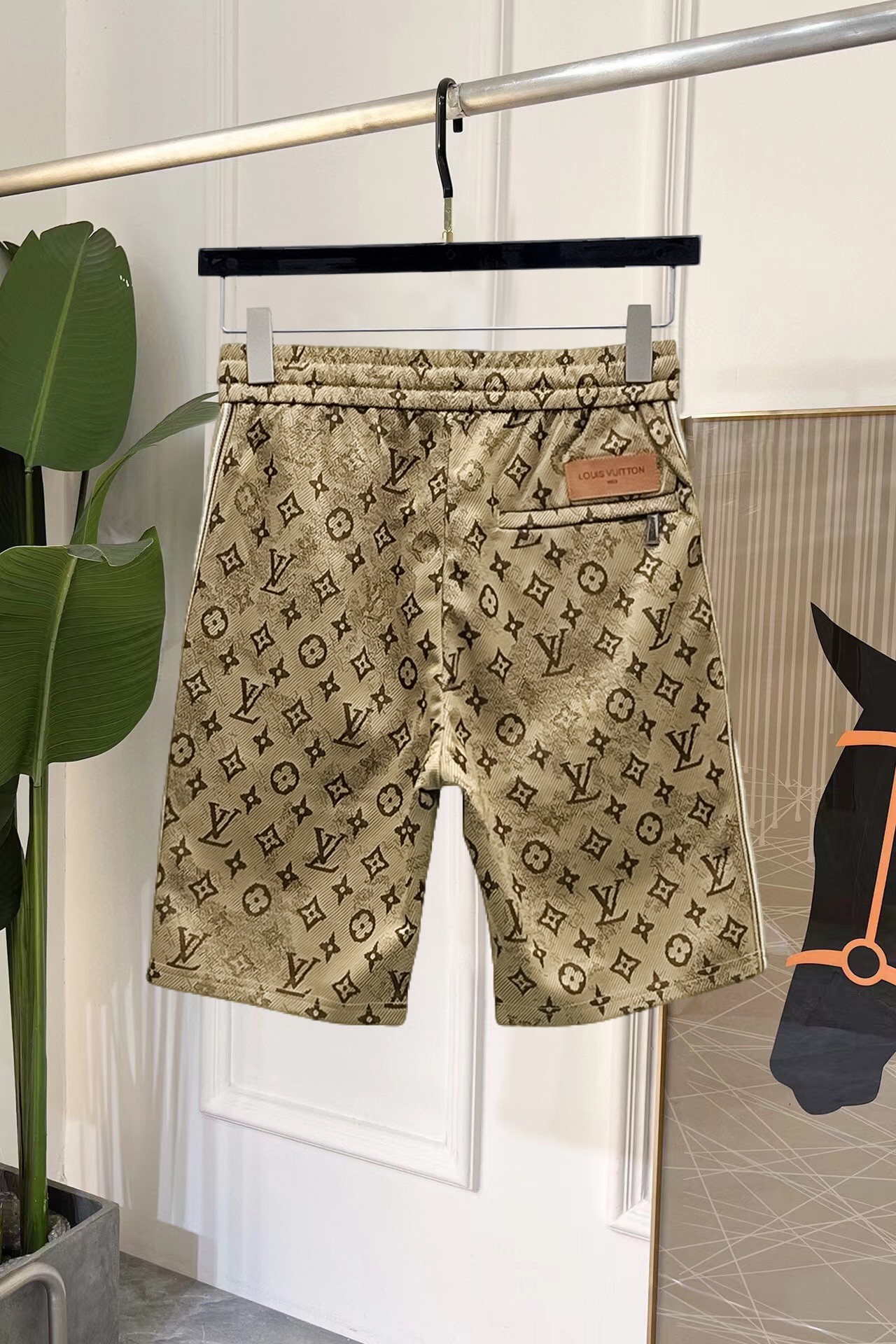 Alternative view of Louis Vuitton Shorts 01802