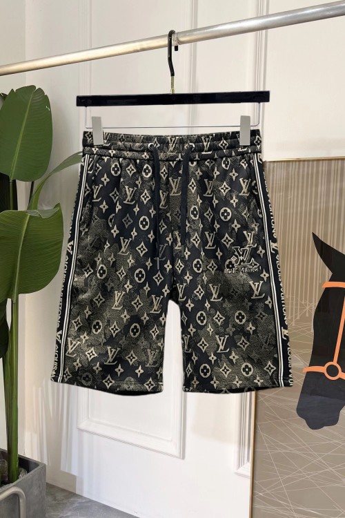 Louis Vuitton 2025SS Luxury Classic Logo Shorts - Comfortable & Stylish 1 Louis Vuitton 2025SS Luxury Classic Logo Shorts - Comfortable & Stylish