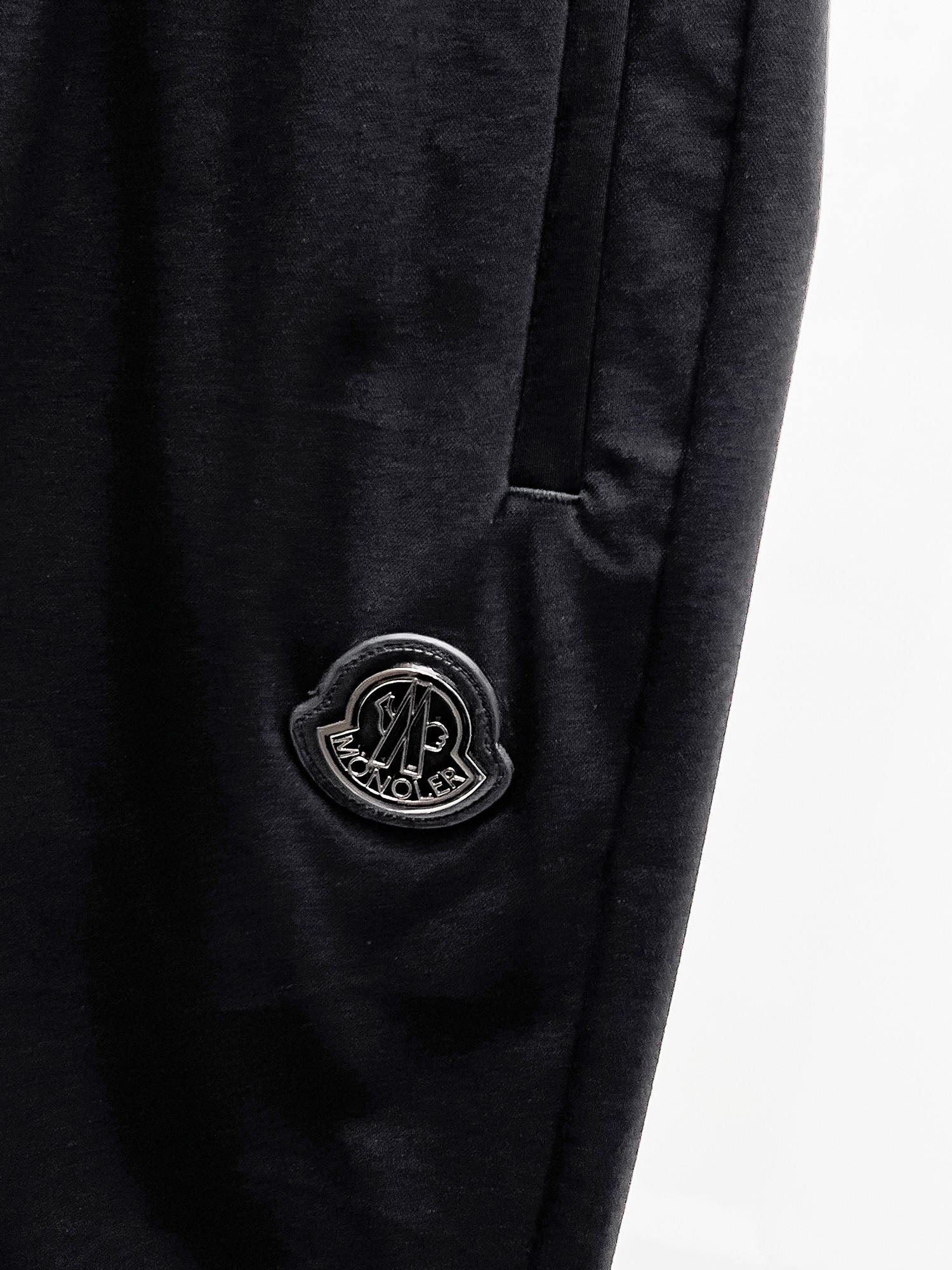 Moncler Men's Summer Casual Shorts - Comfortable, Stylish, and High-End 12 a1747228475581 0637