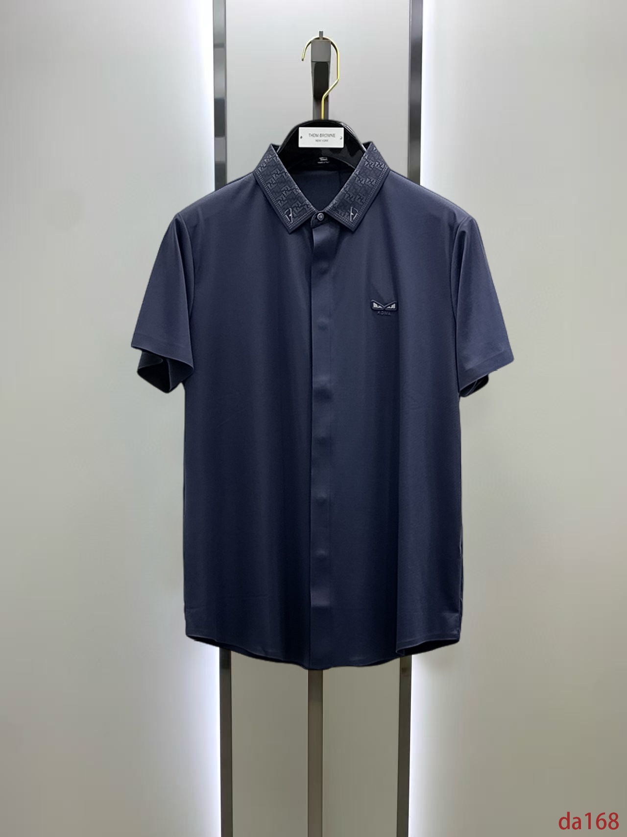 NO:448703,Fendi High-end Business White-collar workers are a must-have item for individuals in the unit!  Seal-free pressed glue ice silk casual business short-sleeved shirt, technological fabric, ice silk traceless, very good body feel, smooth feel and great texture!  Good elasticity, no sense of restraint, the fabric has its own breathable mesh, moisture absorption and sweating, quick drying and keeping it dry, small lapel placket-breasted design, showing a straight posture, not soft pedal, simple style, can be used for business and leisure, highly recommended!  High-elastic ice silk, the touch is as smooth as jade silk, clean and neat, and elegant and gentlemanly. The high-end materials are the key to the fabric, the quality control must be used. The feel is extremely delicate and smooth, the fabric has a good gloss and upper body skeleton feel, so we can greet mature and quality men's clothing!  Sweat in summer and dry in seconds, a brand new experience Business commuting and leisure M-4XL, fendi,shirts,T-shirt,alexander wang19860909芬迪 高端商务 白领 单位人士必入单品！ 无痕压胶冰丝休闲商务短袖衬衫,科技面料,冰丝无痕,体感非常棒,手感顺滑质感很棒！弹性好,无任何束缚感,面料自带透气网孔,吸湿排汗,速干保持干爽,小翻领门襟排扣设计,展露挺拔姿态,不软踏,简约款式,商务休闲都可驾驭,强烈推荐！高弹冰丝,触感堪比玉蚕丝一样丝滑,干净利落,儒雅绅士风度.高级材质,重点就是面料上,品控的必上,手感极其细腻光滑,面料光泽感和上身骨架感好,打招成熟品质男装！夏天出汗秒干,全新体验 商务通勤休闲 M-4XL,,fendi,shirts,T-shirt,alexander wang,Men's clothing