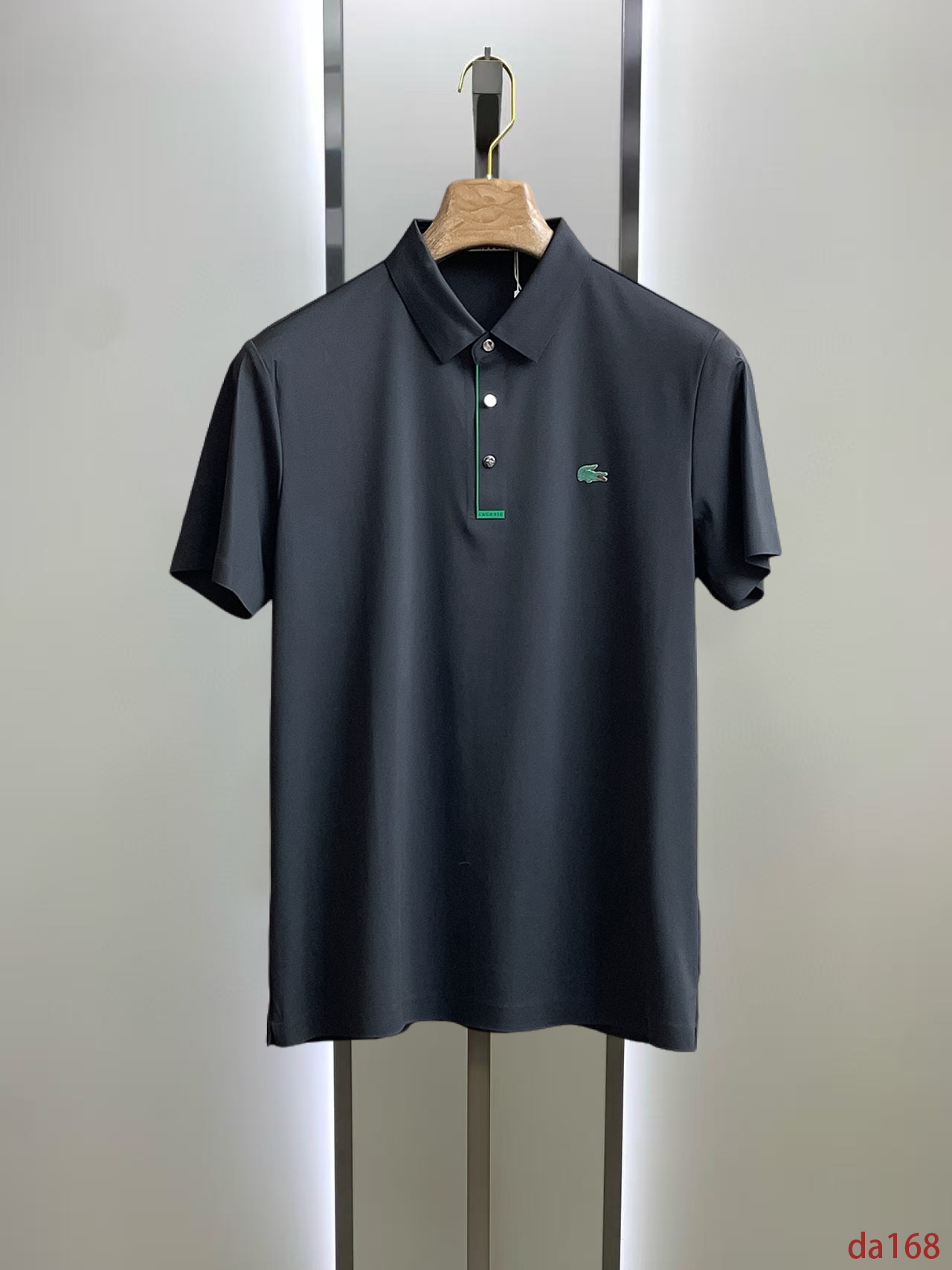 NO:448667,Crocodile, high-end business, white-collar workers, must-have items for individuals in the unit!  Seizure-free pressed gel ice silk casual business short-sleeved Polo, technology fabric, ice silk traceless, very good body feel, smooth feel and great texture!  Good elasticity, no sense of restraint, the fabric has its own breathable mesh, moisture absorption and sweating, quick drying and keeping it dry, small lapel placket-breasted design, showing a straight posture, not soft pedal, simple style, can be used for business and leisure, highly recommended!  High-elastic ice silk, the touch is as smooth as jade silk, clean and neat, and elegant and gentlemanly. The high-end materials are the key to the fabric, the quality control must be used. The feel is extremely delicate and smooth, the fabric has a good gloss and upper body skeleton feel, so we can greet mature and quality men's clothing!  Sweat in summer and dry instantly, a brand new experience Business commuting and leisure M-4XL, T-shirt, alexander wang19860909鳄鱼 高端商务 白领 单位人士必入单品！ 无痕压胶冰丝休闲商务短袖Polo,科技面料,冰丝无痕,体感非常棒,手感顺滑质感很棒！弹性好,无任何束缚感,面料自带透气网孔,吸湿排汗,速干保持干爽,小翻领门襟排扣设计,展露挺拔姿态,不软踏,简约款式,商务休闲都可驾驭,强烈推荐！高弹冰丝,触感堪比玉蚕丝一样丝滑,干净利落,儒雅绅士风度.高级材质,重点就是面料上,品控的必上,手感极其细腻光滑,面料光泽感和上身骨架感好,打招成熟品质男装！夏天出汗秒干,全新体验 商务通勤休闲 M-4XL,,T-shirt,alexander wang,Men's clothing