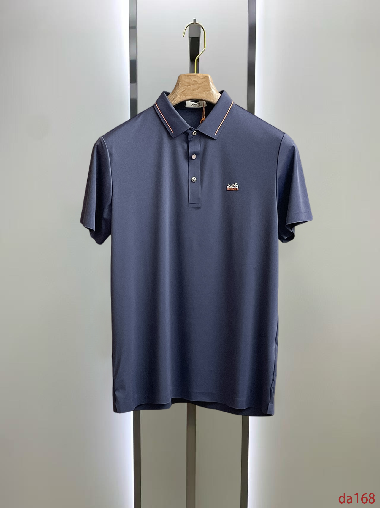 NO:448644,Hermes High-end Business White-collar workers are a must-have item for people in the unit!  Seizure-free pressed gel ice silk casual business short-sleeved Polo, technology fabric, ice silk traceless, very good body feel, smooth feel and great texture!  Good elasticity, no sense of restraint, the fabric has its own breathable mesh, moisture absorption and sweating, quick drying and keeping it dry, small lapel placket-breasted design, showing a straight posture, not soft pedal, simple style, can be used for business and leisure, highly recommended!  High-elastic ice silk, the touch is as smooth as jade silk, clean and neat, and elegant and gentlemanly. The high-end materials are the key to the fabric, the quality control must be used. The feel is extremely delicate and smooth, the fabric has a good gloss and upper body skeleton feel, so we can greet mature and quality men's clothing!  Sweat in summer and dry instantly, a brand new experience Business commuting and leisure M-4XL, hermes, T-shirt, alexander wang19860909爱马仕 高端商务 白领 单位人士必入单品！ 无痕压胶冰丝休闲商务短袖Polo,科技面料,冰丝无痕,体感非常棒,手感顺滑质感很棒！弹性好,无任何束缚感,面料自带透气网孔,吸湿排汗,速干保持干爽,小翻领门襟排扣设计,展露挺拔姿态,不软踏,简约款式,商务休闲都可驾驭,强烈推荐！高弹冰丝,触感堪比玉蚕丝一样丝滑,干净利落,儒雅绅士风度.高级材质,重点就是面料上,品控的必上,手感极其细腻光滑,面料光泽感和上身骨架感好,打招成熟品质男装！夏天出汗秒干,全新体验 商务通勤休闲 M-4XL,,hermes,T-shirt,alexander wang,Men's clothing