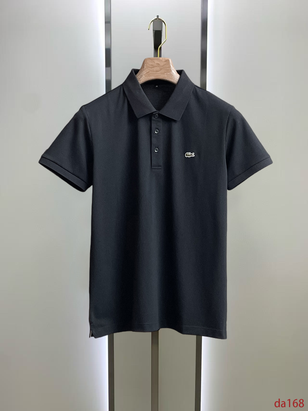 NO:448627,Crocodile, high-end business, white-collar workers, must-have items for individuals in the unit!  Seizure-free pressed gel ice silk casual business short-sleeved Polo, technology fabric, ice silk traceless, very good body feel, smooth feel and great texture!  Good elasticity, no sense of restraint, the fabric has its own breathable mesh, moisture absorption and sweating, quick drying and keeping it dry, small lapel placket-breasted design, showing a straight posture, not soft pedal, simple style, can be used for business and leisure, highly recommended!  High-elastic ice silk, the touch is as smooth as jade silk, clean and neat, and elegant and gentlemanly. The high-end materials are the key to the fabric, the quality control must be used. The feel is extremely delicate and smooth, the fabric has a good gloss and upper body skeleton feel, so we can greet mature and quality men's clothing!  Sweat in summer and dry instantly, a brand new experience Business commuting and leisure M-4XL, T-shirt, alexander wang19860909鳄鱼 高端商务 白领 单位人士必入单品！ 无痕压胶冰丝休闲商务短袖Polo,科技面料,冰丝无痕,体感非常棒,手感顺滑质感很棒！弹性好,无任何束缚感,面料自带透气网孔,吸湿排汗,速干保持干爽,小翻领门襟排扣设计,展露挺拔姿态,不软踏,简约款式,商务休闲都可驾驭,强烈推荐！高弹冰丝,触感堪比玉蚕丝一样丝滑,干净利落,儒雅绅士风度.高级材质,重点就是面料上,品控的必上,手感极其细腻光滑,面料光泽感和上身骨架感好,打招成熟品质男装！夏天出汗秒干,全新体验 商务通勤休闲 M-4XL,,T-shirt,alexander wang,Men's clothing