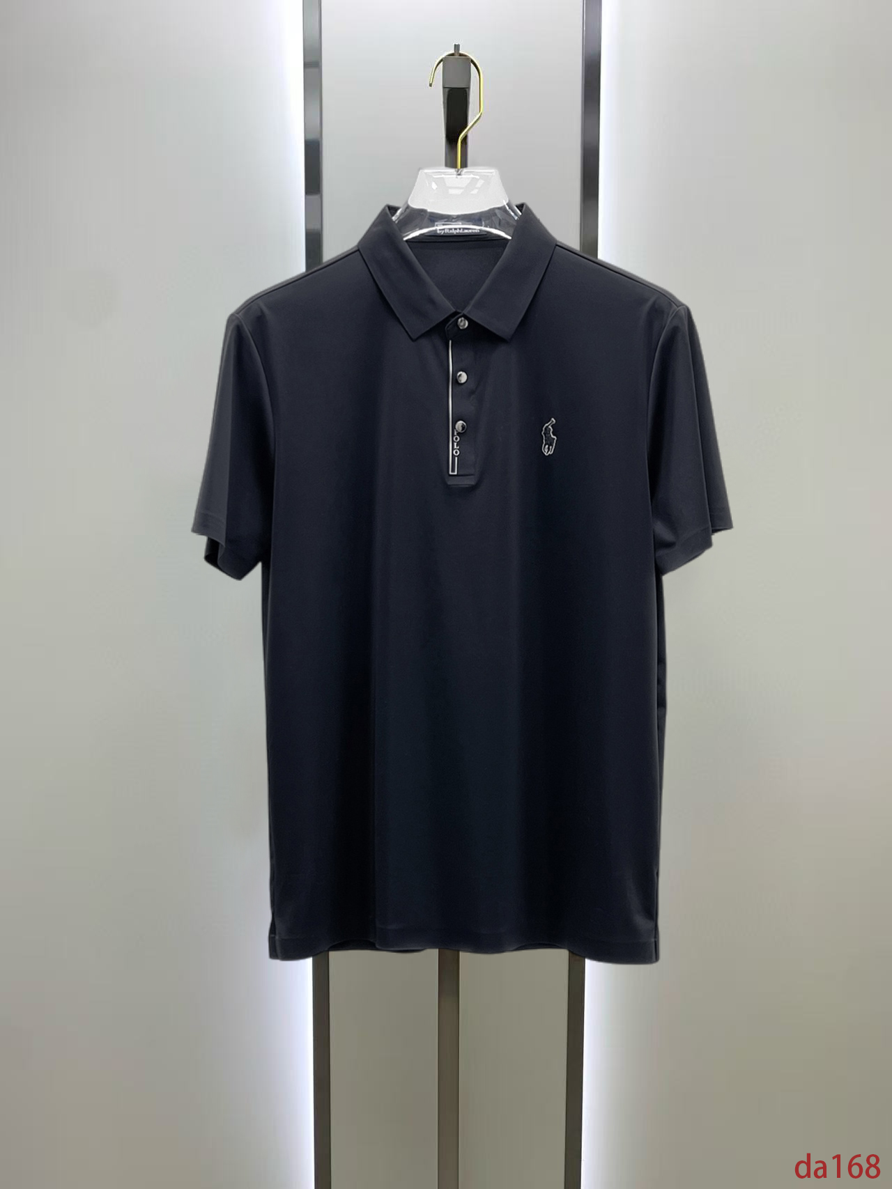 NO:448614,Paul High-end Business White-collar workers are a must-have item for individuals in the unit!  Seizure-free pressed gel ice silk casual business short-sleeved Polo, technology fabric, ice silk traceless, very good body feel, smooth feel and great texture!  Good elasticity, no sense of restraint, the fabric has its own breathable mesh, moisture absorption and sweating, quick drying and keeping it dry, small lapel placket-breasted design, showing a straight posture, not soft pedal, simple style, can be used for business and leisure, highly recommended!  High-elastic ice silk, the touch is as smooth as jade silk, clean and neat, and elegant and gentlemanly. The high-end materials are the key to the fabric, the quality control must be used. The feel is extremely delicate and smooth, the fabric has a good gloss and upper body skeleton feel, so we can greet mature and quality men's clothing!  Sweat in summer and dry instantly, a brand new experience Business commuting and leisure M-4XL, T-shirt, alexander wang19860909保罗 高端商务 白领 单位人士必入单品！ 无痕压胶冰丝休闲商务短袖Polo,科技面料,冰丝无痕,体感非常棒,手感顺滑质感很棒！弹性好,无任何束缚感,面料自带透气网孔,吸湿排汗,速干保持干爽,小翻领门襟排扣设计,展露挺拔姿态,不软踏,简约款式,商务休闲都可驾驭,强烈推荐！高弹冰丝,触感堪比玉蚕丝一样丝滑,干净利落,儒雅绅士风度.高级材质,重点就是面料上,品控的必上,手感极其细腻光滑,面料光泽感和上身骨架感好,打招成熟品质男装！夏天出汗秒干,全新体验 商务通勤休闲 M-4XL,,T-shirt,alexander wang,Men's clothing