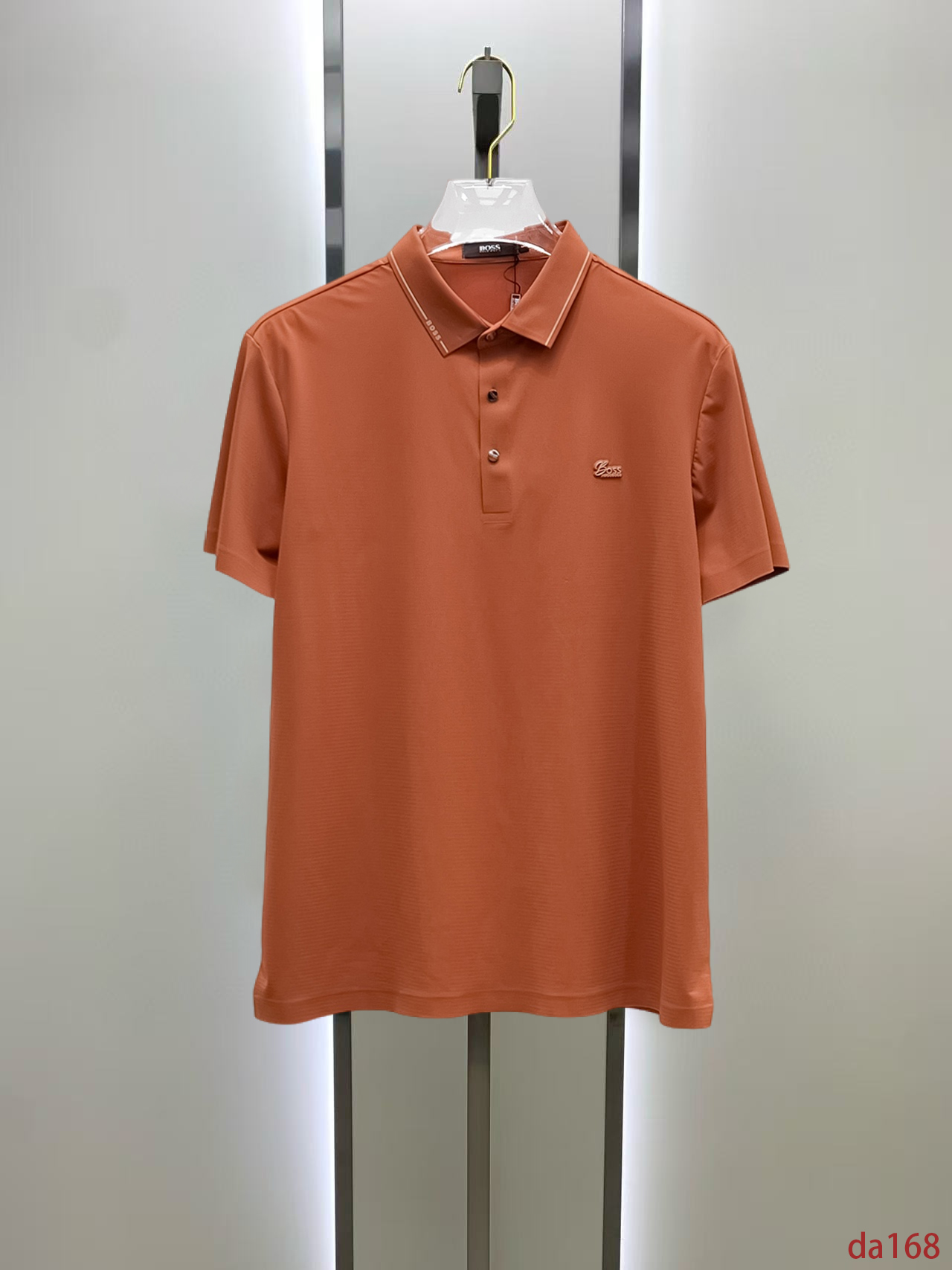 NO:448609,BOSS High-end Business White-collar workers are a must-have item for individuals in the unit!  Seizure-free pressed gel ice silk casual business short-sleeved Polo, technology fabric, ice silk traceless, very good body feel, smooth feel and great texture!  Good elasticity, no sense of restraint, the fabric has its own breathable mesh, moisture absorption and sweating, quick drying and keeping it dry, small lapel placket-breasted design, showing a straight posture, not soft pedal, simple style, can be used for business and leisure, highly recommended!  High-elastic ice silk, the touch is as smooth as jade silk, clean and neat, and elegant and gentlemanly. The high-end materials are the key to the fabric, the quality control must be used. The feel is extremely delicate and smooth, the fabric has a good gloss and upper body skeleton feel, so we can greet mature and quality men's clothing!  Sweat in summer and dry instantly, a brand new experience Business commuting and leisure M-4XL, T-shirt, alexander wang19860909BOSS 高端商务 白领 单位人士必入单品！ 无痕压胶冰丝休闲商务短袖Polo,科技面料,冰丝无痕,体感非常棒,手感顺滑质感很棒！弹性好,无任何束缚感,面料自带透气网孔,吸湿排汗,速干保持干爽,小翻领门襟排扣设计,展露挺拔姿态,不软踏,简约款式,商务休闲都可驾驭,强烈推荐！高弹冰丝,触感堪比玉蚕丝一样丝滑,干净利落,儒雅绅士风度.高级材质,重点就是面料上,品控的必上,手感极其细腻光滑,面料光泽感和上身骨架感好,打招成熟品质男装！夏天出汗秒干,全新体验 商务通勤休闲 M-4XL,,T-shirt,alexander wang,Men's clothing