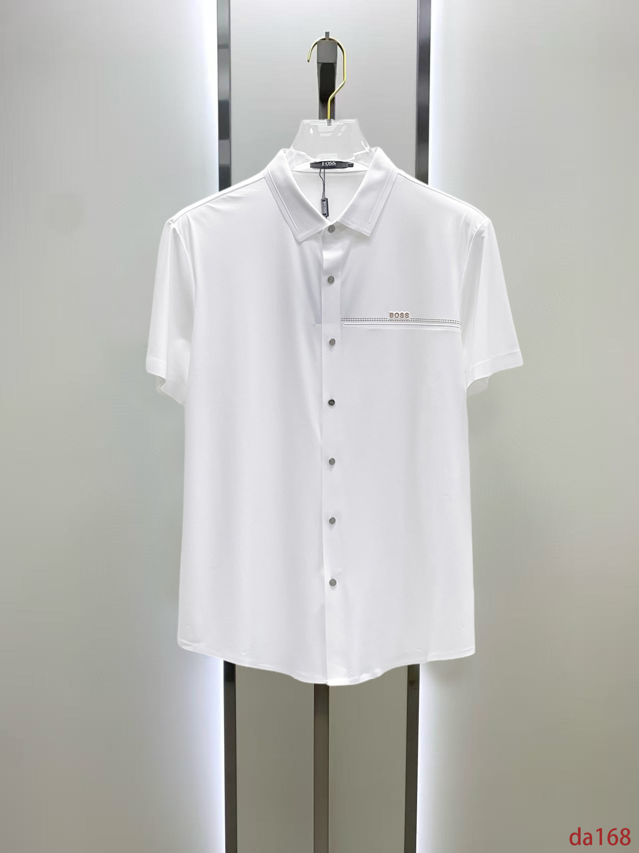 NO:448551,BOSS High-end Business White-collar workers are a must-have item for individuals in the unit!  Seal-free pressed glue ice silk casual business short-sleeved shirt, technological fabric, ice silk traceless, very good body feel, smooth feel and great texture!  Good elasticity, no sense of restraint, the fabric has its own breathable mesh, moisture absorption and sweating, quick drying and keeping it dry, small lapel placket-breasted design, showing a straight posture, not soft pedal, simple style, can be used for business and leisure, highly recommended!  High-elastic ice silk, the touch is as smooth as jade silk, clean and neat, and elegant and gentlemanly. The high-end materials are the key to the fabric, the quality control must be used. The feel is extremely delicate and smooth, the fabric has a good gloss and upper body skeleton feel, so we can greet mature and quality men's clothing!  Sweat in summer and dry instantly, a brand new experience Business commuting and leisure M-4XL, Shirts, T-shirt, alexander wang19860909BOSS 高端商务 白领 单位人士必入单品！ 无痕压胶冰丝休闲商务短袖衬衫,科技面料,冰丝无痕,体感非常棒,手感顺滑质感很棒！弹性好,无任何束缚感,面料自带透气网孔,吸湿排汗,速干保持干爽,小翻领门襟排扣设计,展露挺拔姿态,不软踏,简约款式,商务休闲都可驾驭,强烈推荐！高弹冰丝,触感堪比玉蚕丝一样丝滑,干净利落,儒雅绅士风度.高级材质,重点就是面料上,品控的必上,手感极其细腻光滑,面料光泽感和上身骨架感好,打招成熟品质男装！夏天出汗秒干,全新体验 商务通勤休闲 M-4XL,,shirts,T-shirt,alexander wang,Men's clothing